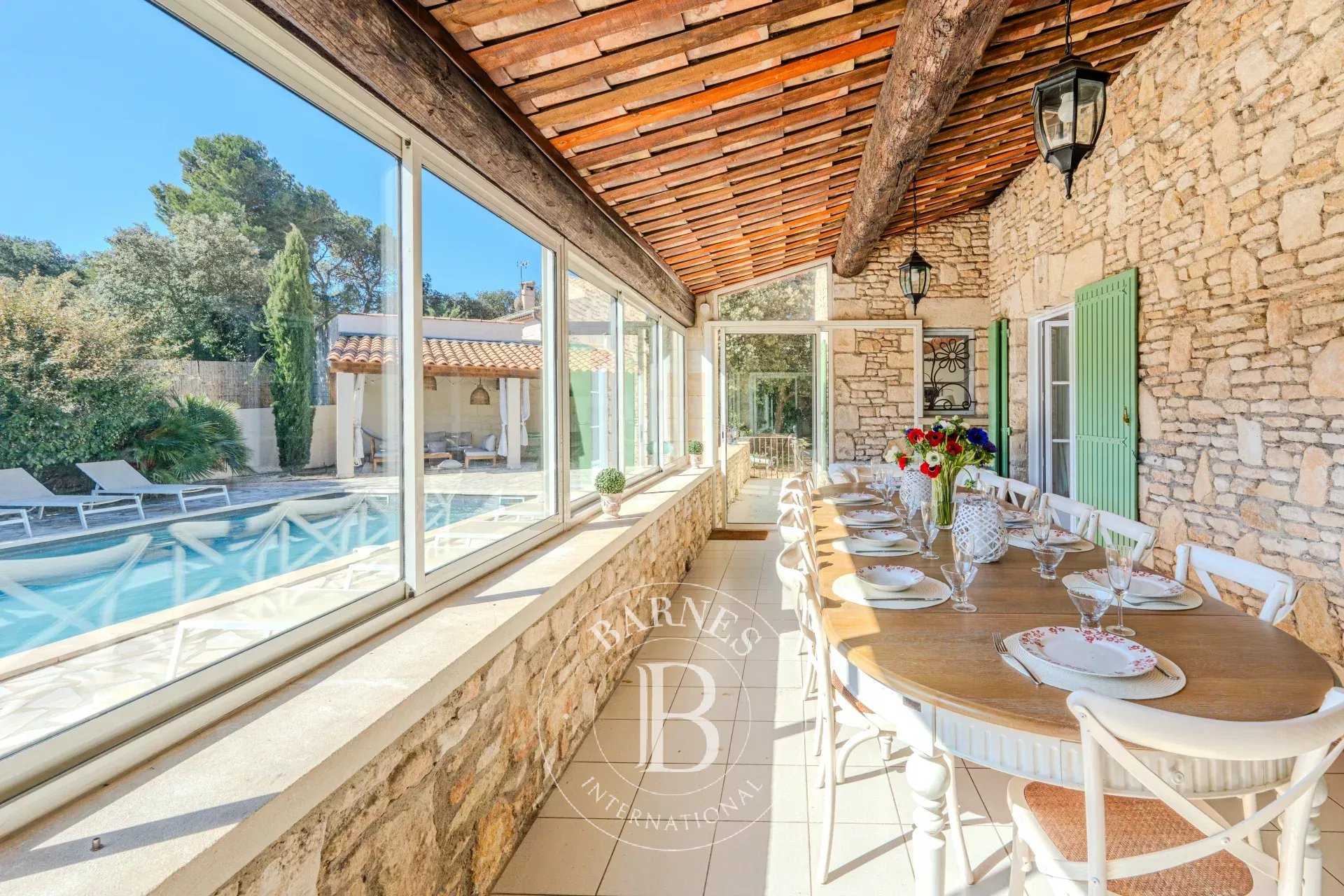 Cavaillon  - Maison de village 8 Pi&egrave;ces 5 Chambres