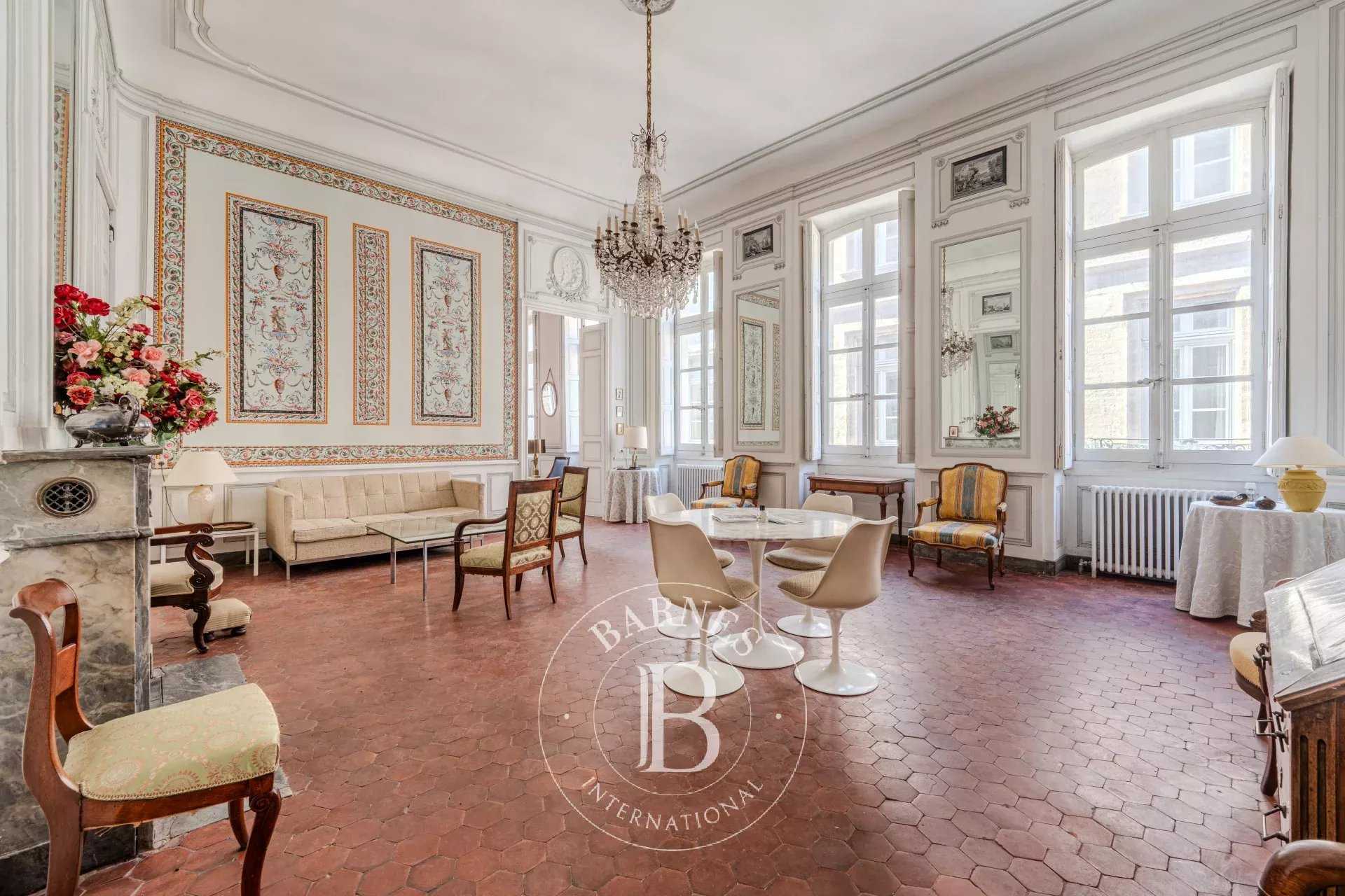 Avignon  - Appartement 10 Pi&egrave;ces 4 Chambres