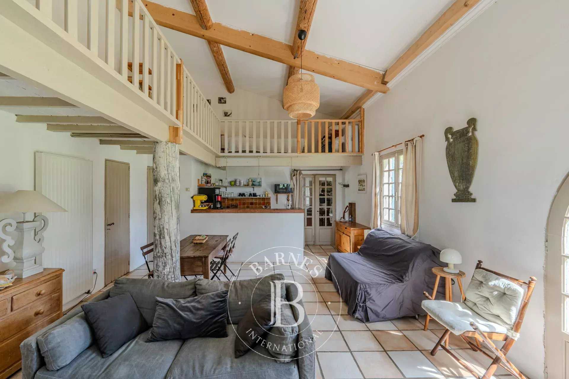 Mane  - Maison 7 Pièces 5 Chambres