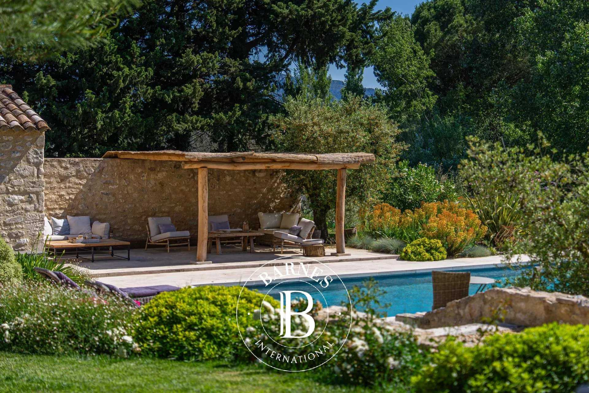 Saint-Rémy-de-Provence  - Maison 5 Pi&egrave;ces 4 Chambres