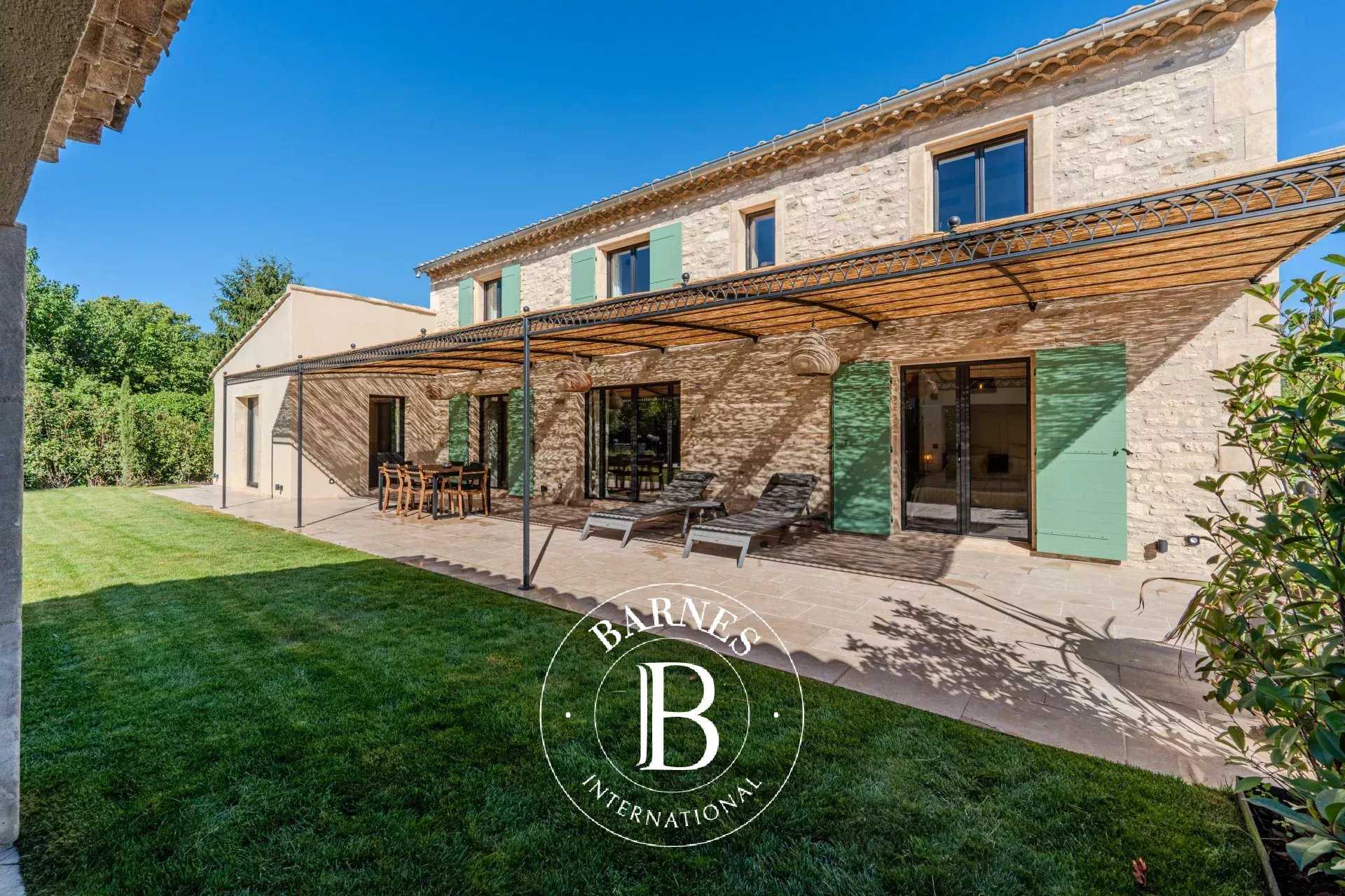 Saint-Rémy-de-Provence  - Maison 7 Pi&egrave;ces 4 Chambres