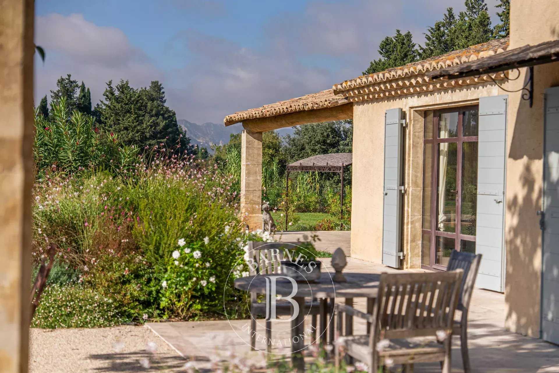 Eygalières  - House 6 Bedrooms