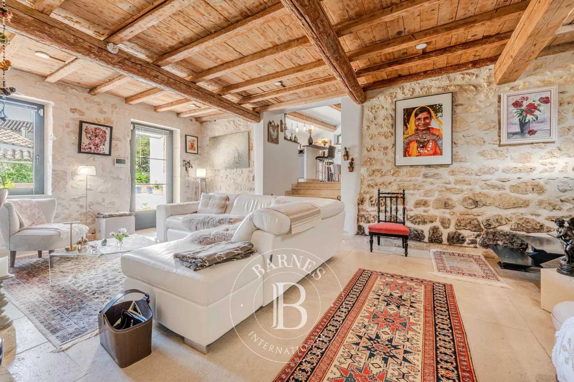 Paradou  - Maison 6 Pièces 3 Chambres