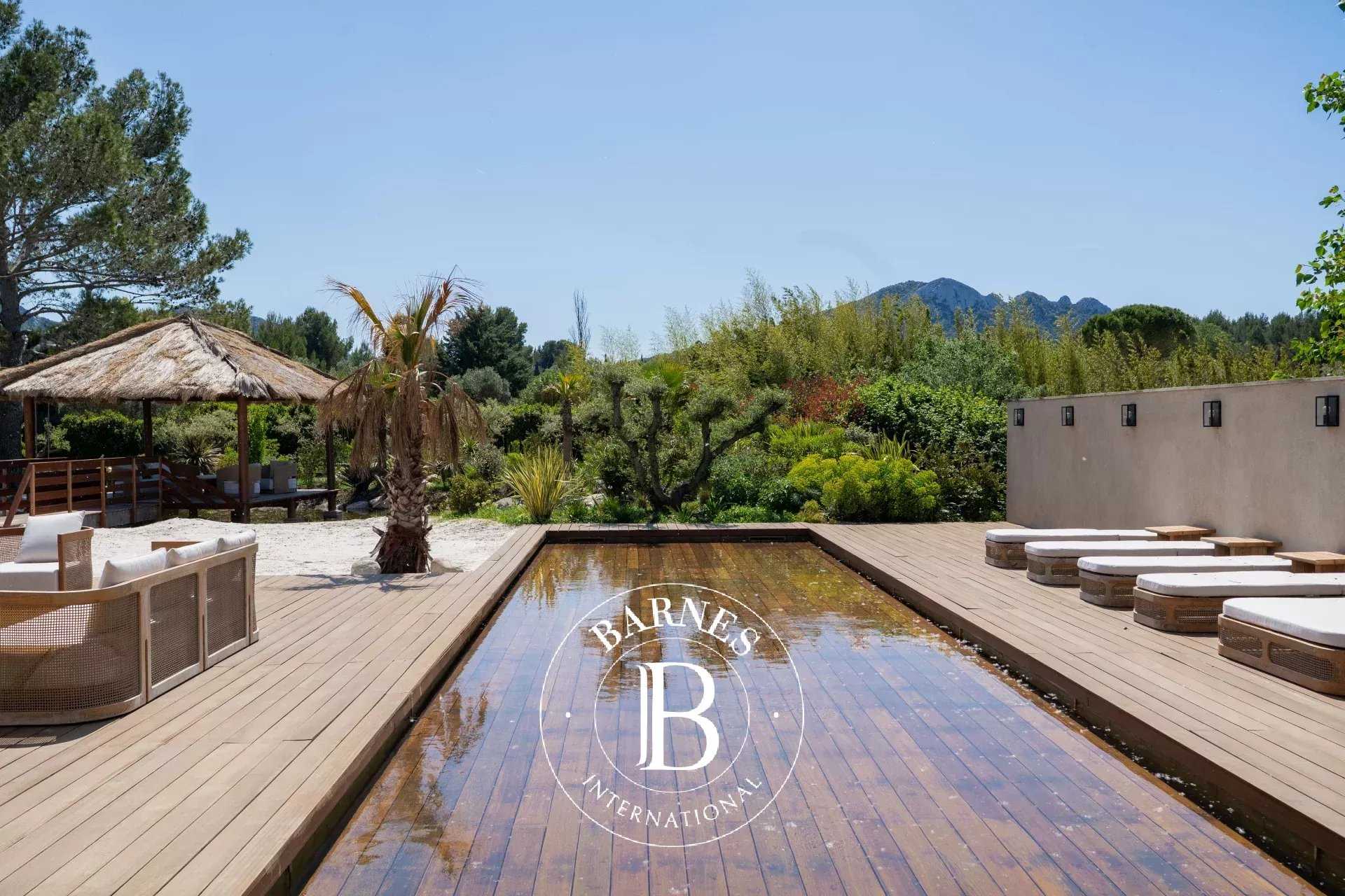Eygalières  - House 5 Bedrooms