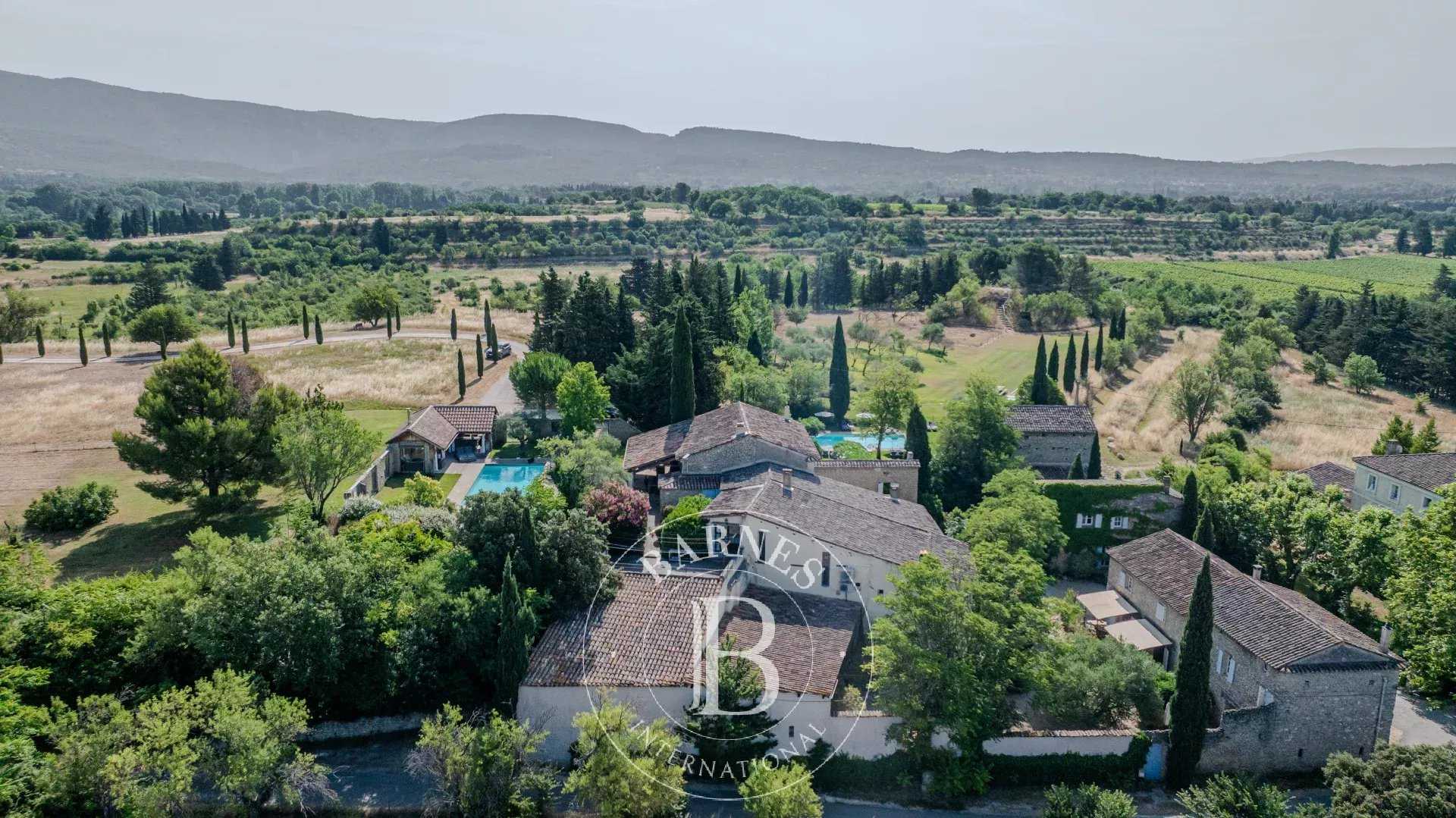 L'Isle-sur-la-Sorgue  - Property 