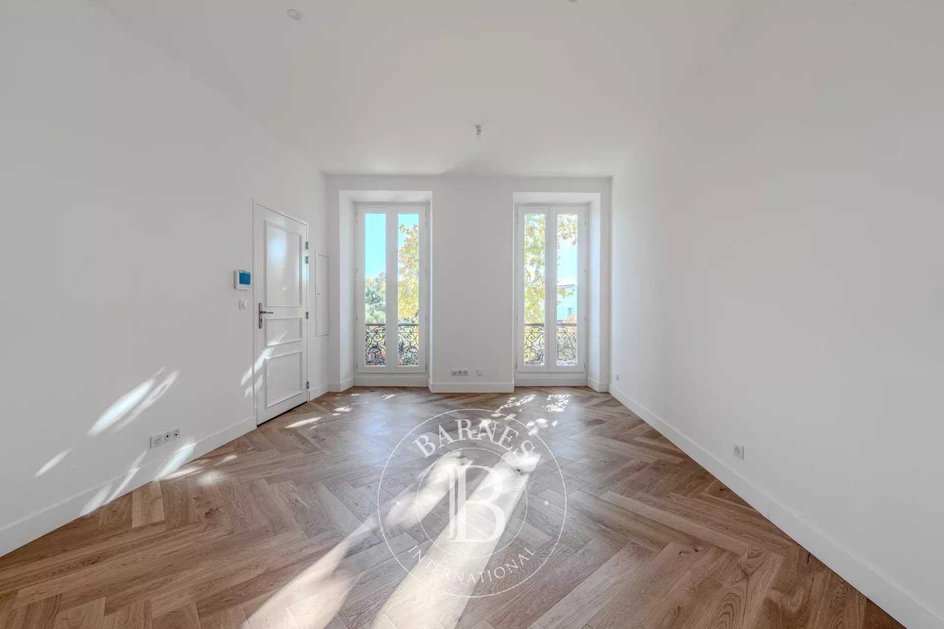 Avignon  - Immeuble 26 Pièces