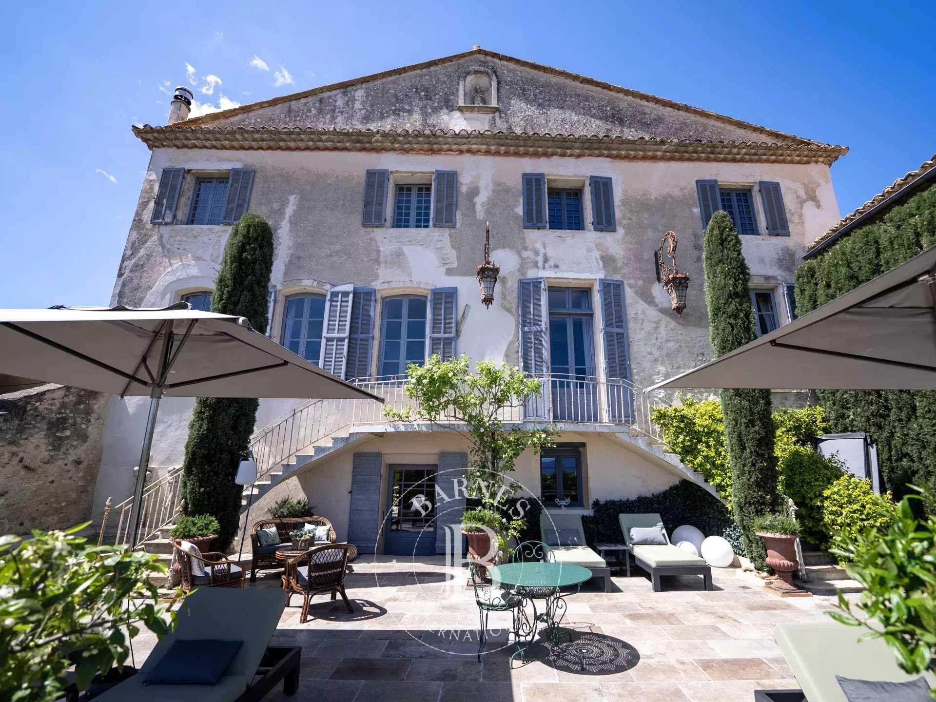 L'Isle-sur-la-Sorgue  - Maison 14 Pièces 7 Chambres