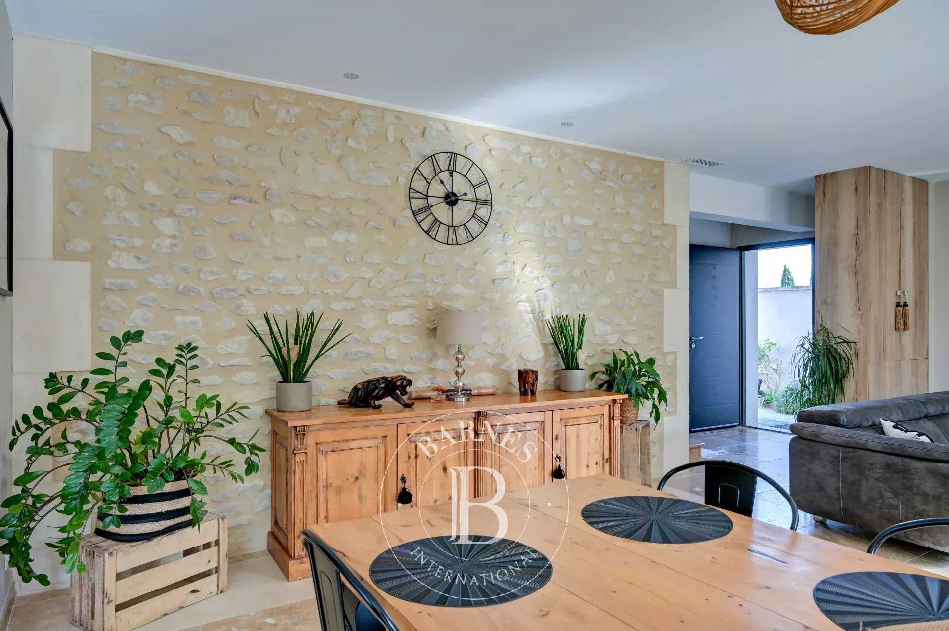 Mollégès  - Maison 5 Pièces 4 Chambres