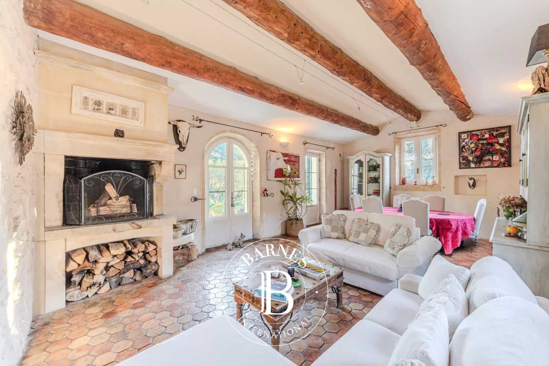 Eygalières  - Property 3 Bedrooms