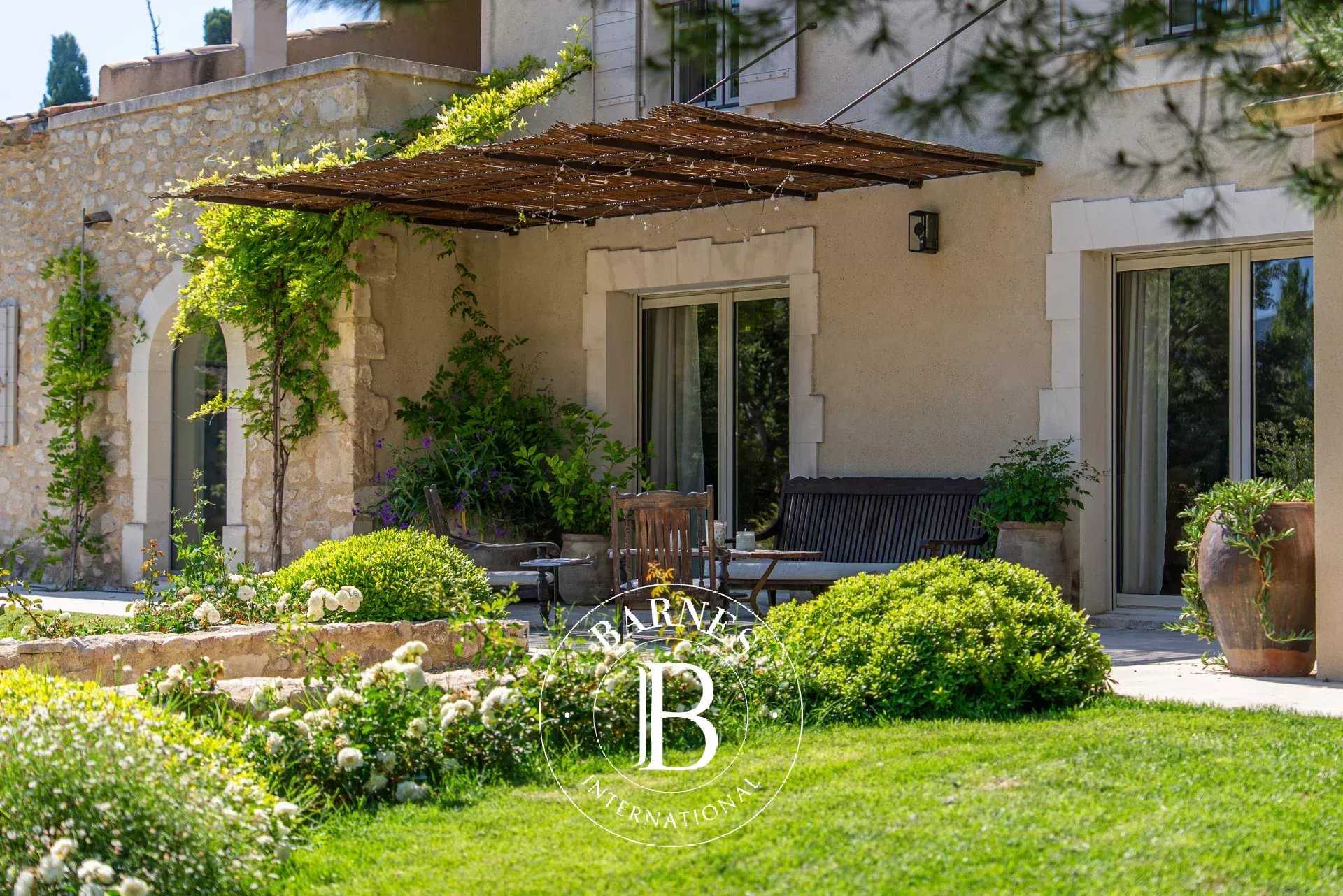 Saint-Rémy-de-Provence  - Maison 5 Pi&egrave;ces 4 Chambres