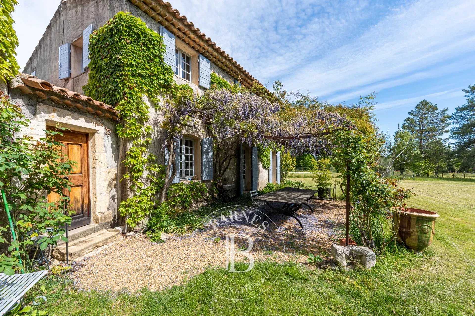 Mane  - Maison 7 Pièces 5 Chambres