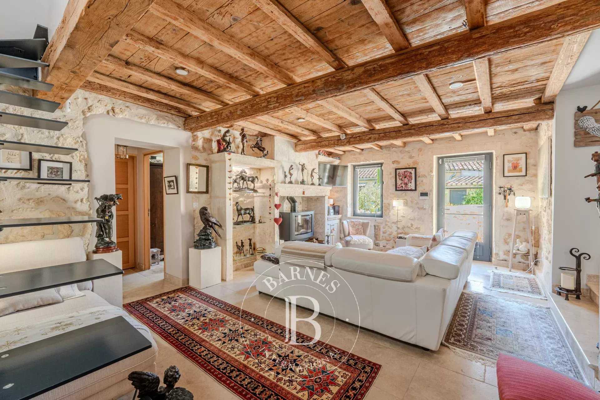Paradou  - Maison 6 Pièces 3 Chambres