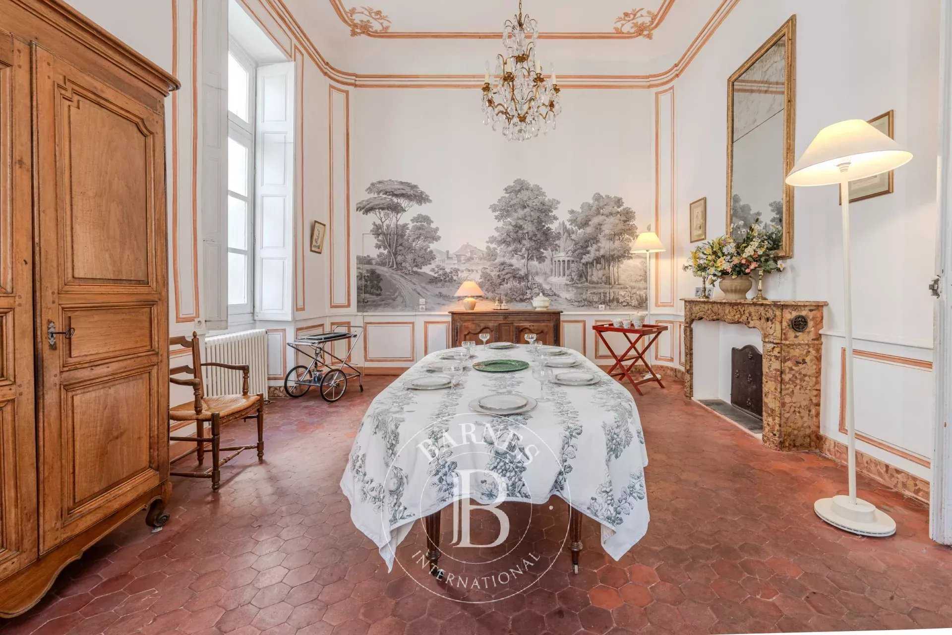 Avignon  - Appartement 10 Pi&egrave;ces 4 Chambres