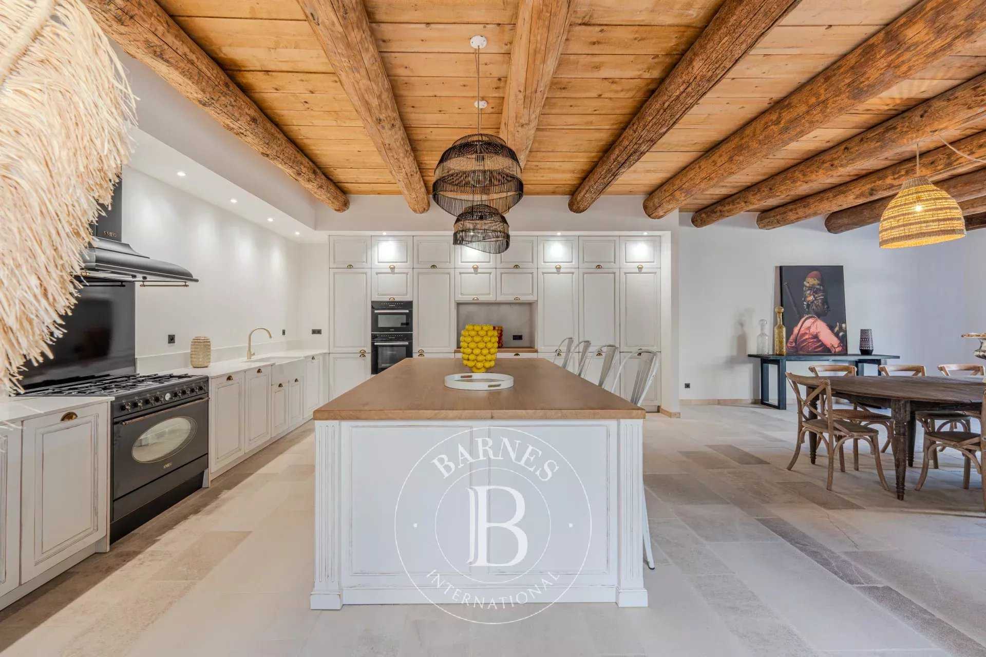 Eygalières  - Maison 9 Pi&egrave;ces 6 Chambres