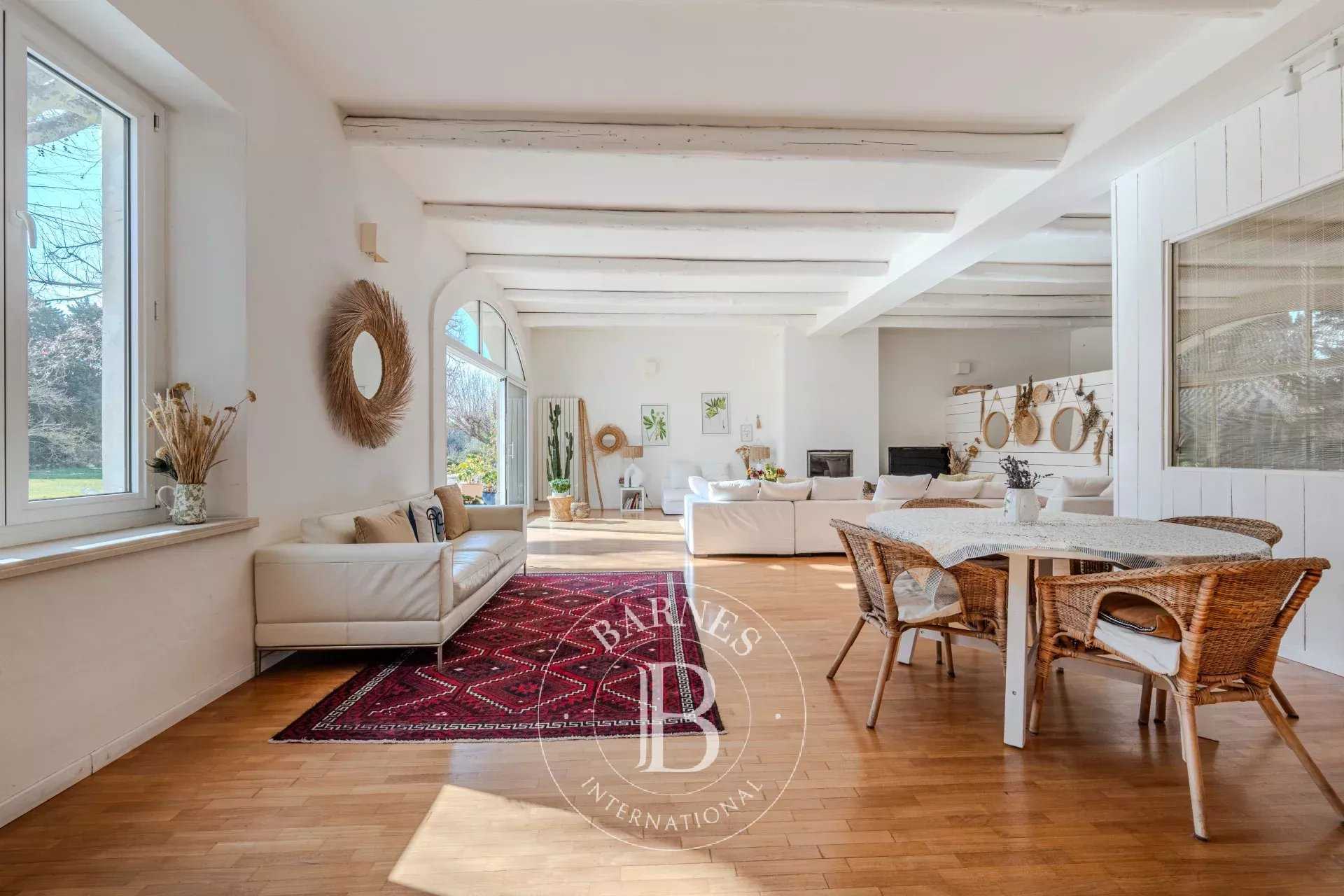 Cabannes  - Maison 6 Pièces 4 Chambres