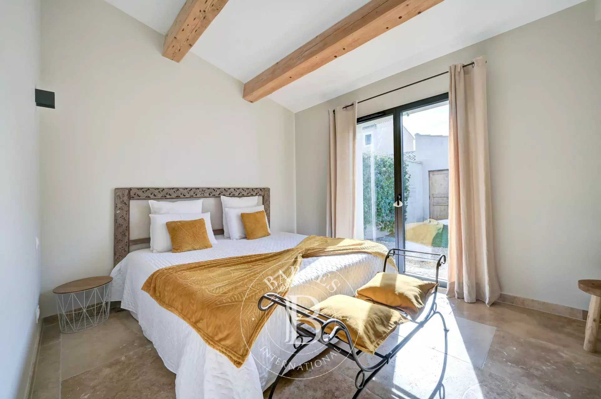 Mollégès  - Maison 5 Pièces 4 Chambres