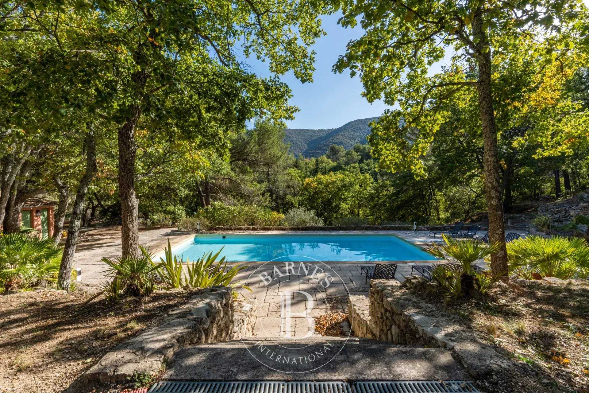 Bonnieux  - Property 6 Bedrooms