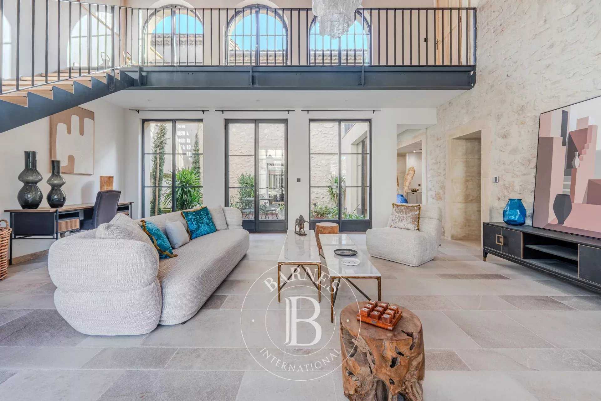 Eygalières  - Maison 9 Pi&egrave;ces 6 Chambres