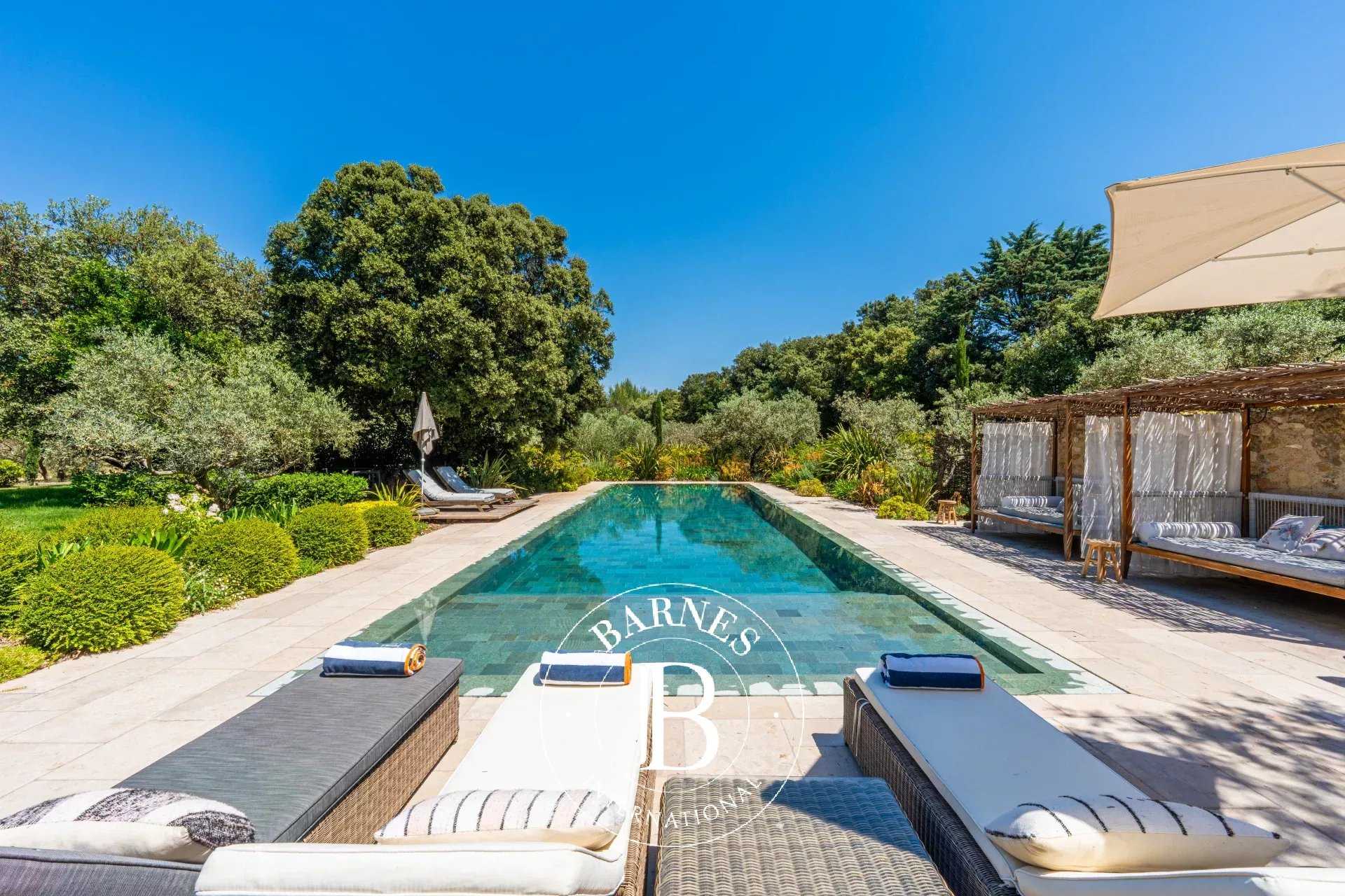 Eygalières  - House 5 Bedrooms