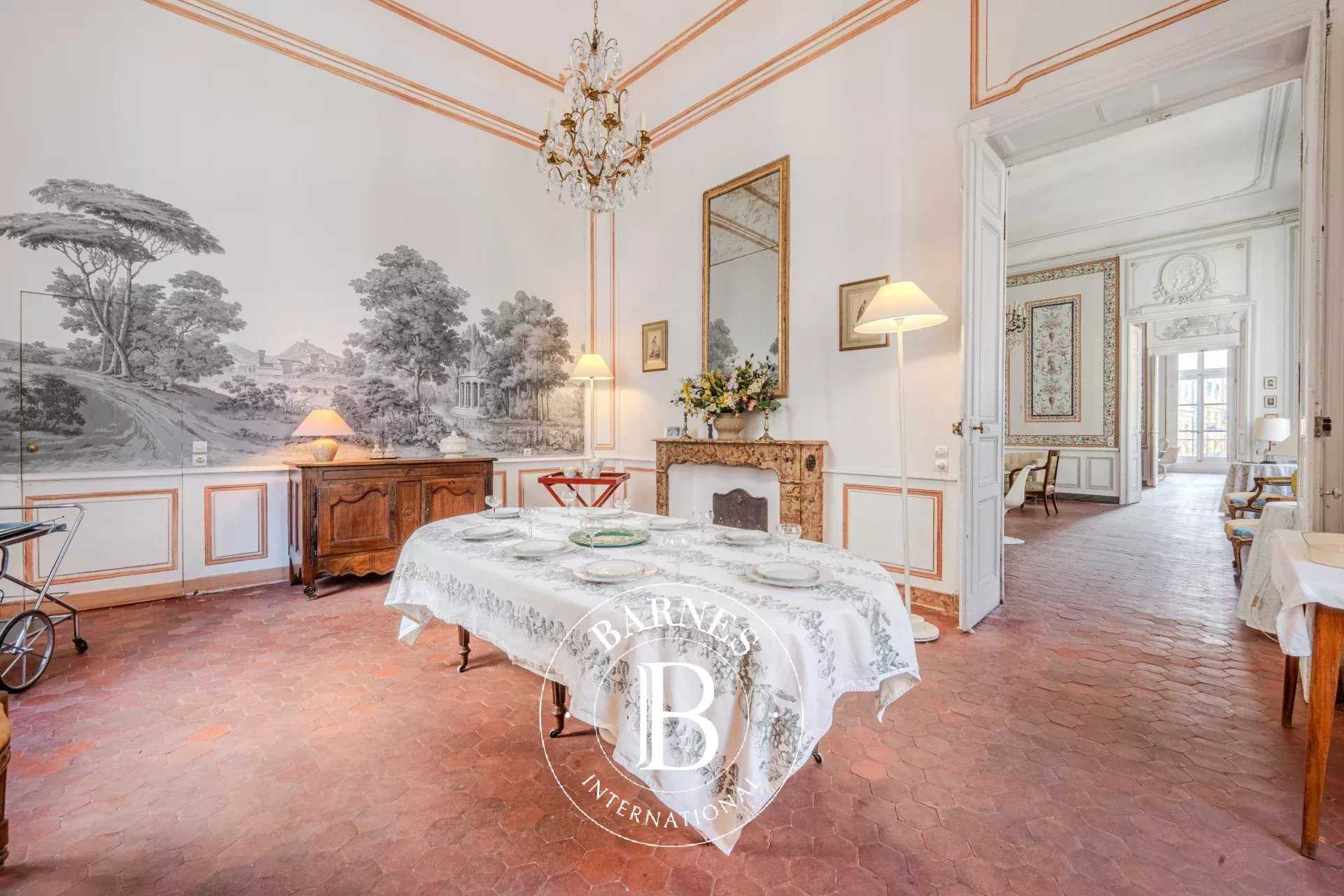 Avignon  - Appartement 10 Pi&egrave;ces 4 Chambres