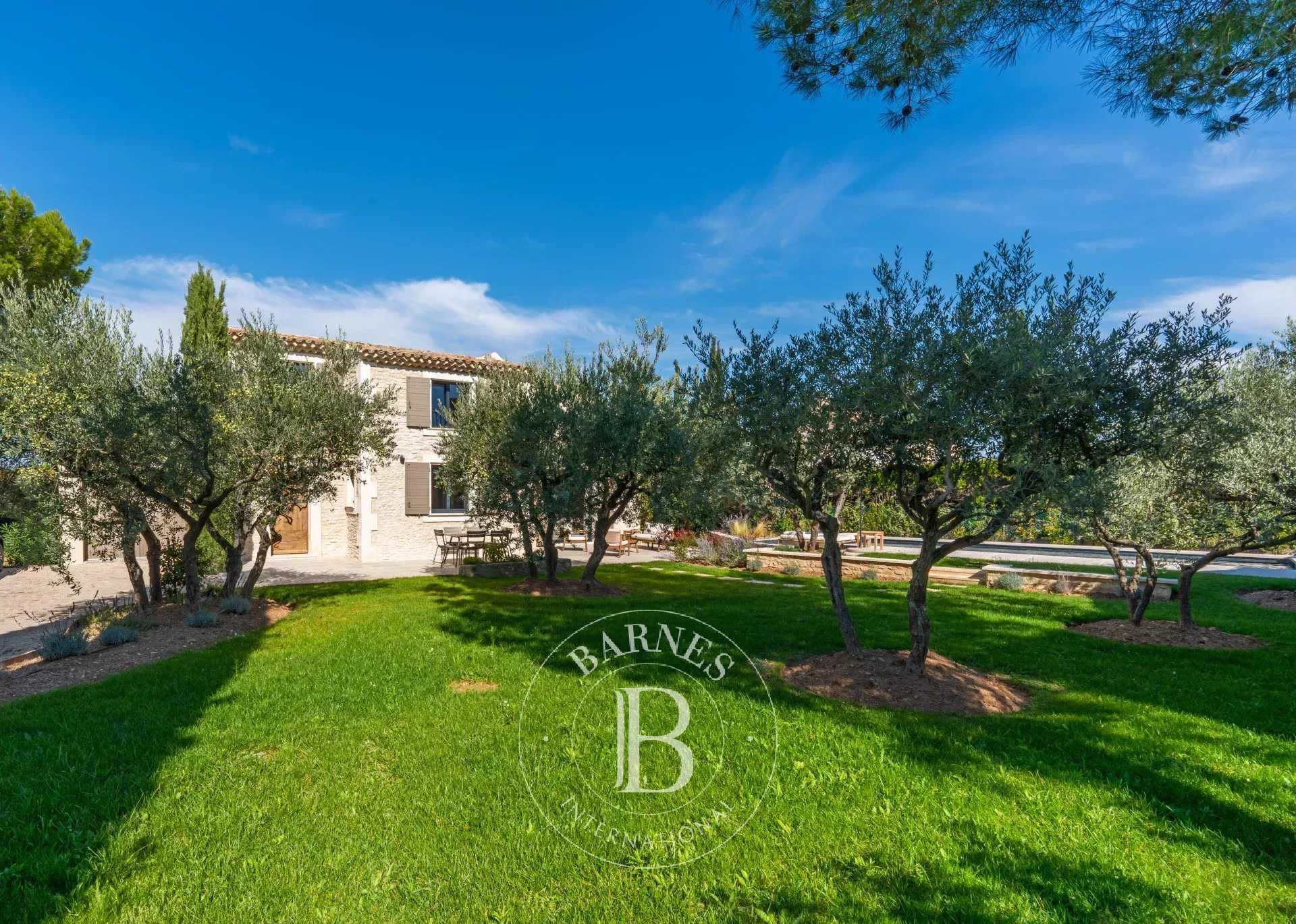 Eygalières  - House 4 Bedrooms