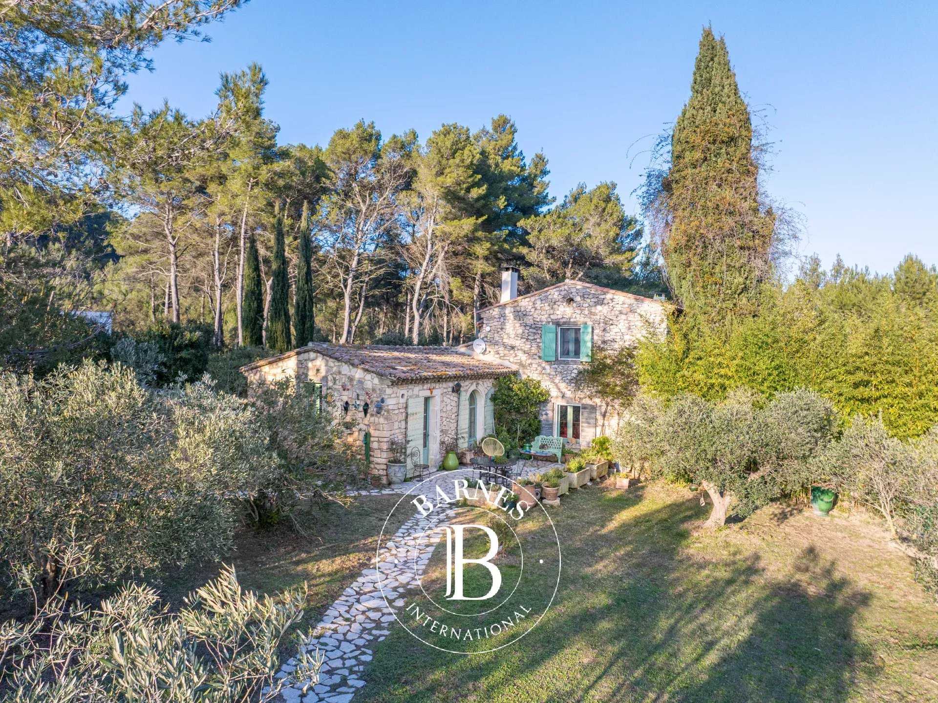 Property Eygalières  -  ref 86556777 (picture 2)