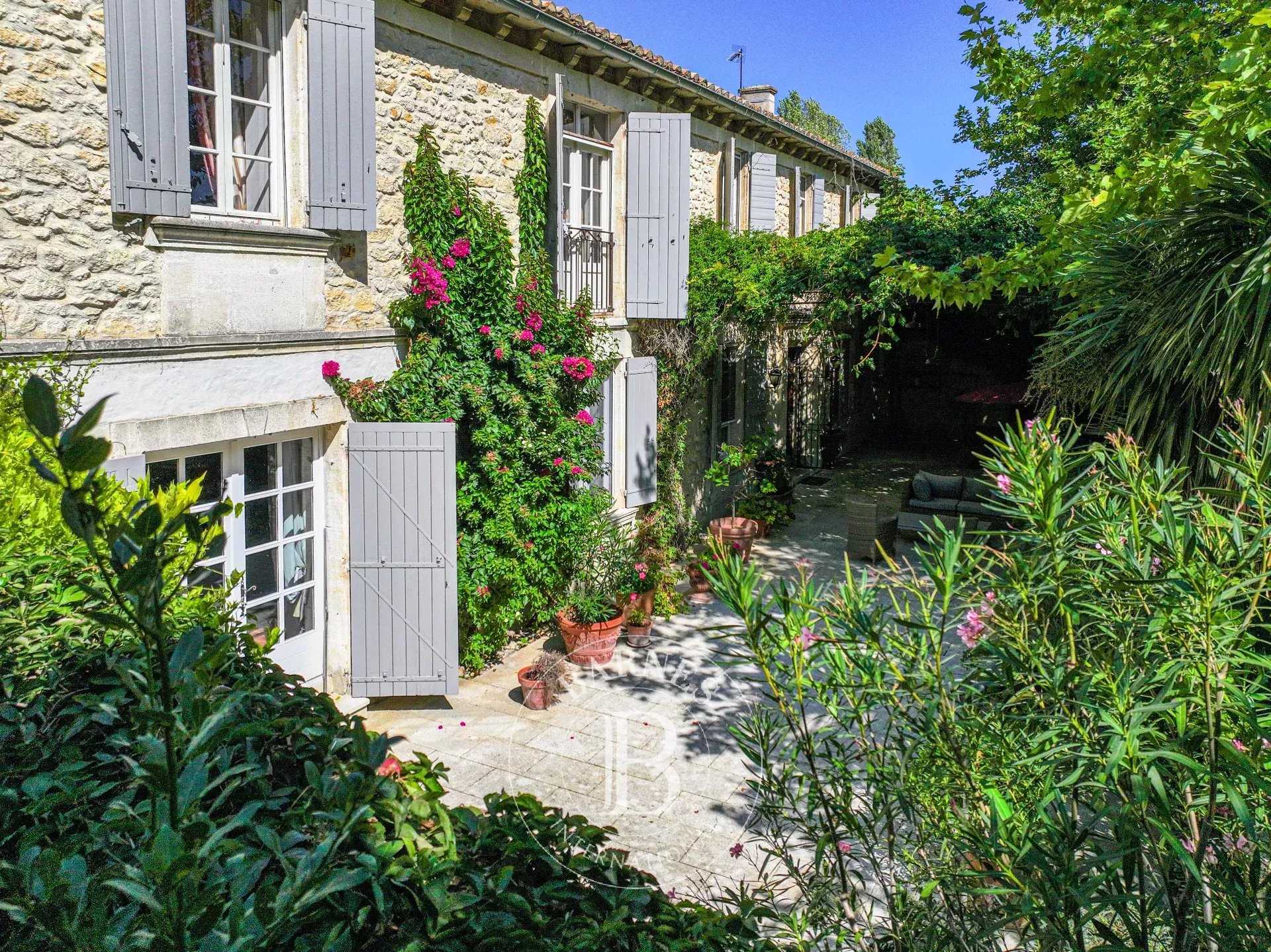 Mas Saint-Pierre-de-Mézoargues  -  ref 82336722 (picture 1)
