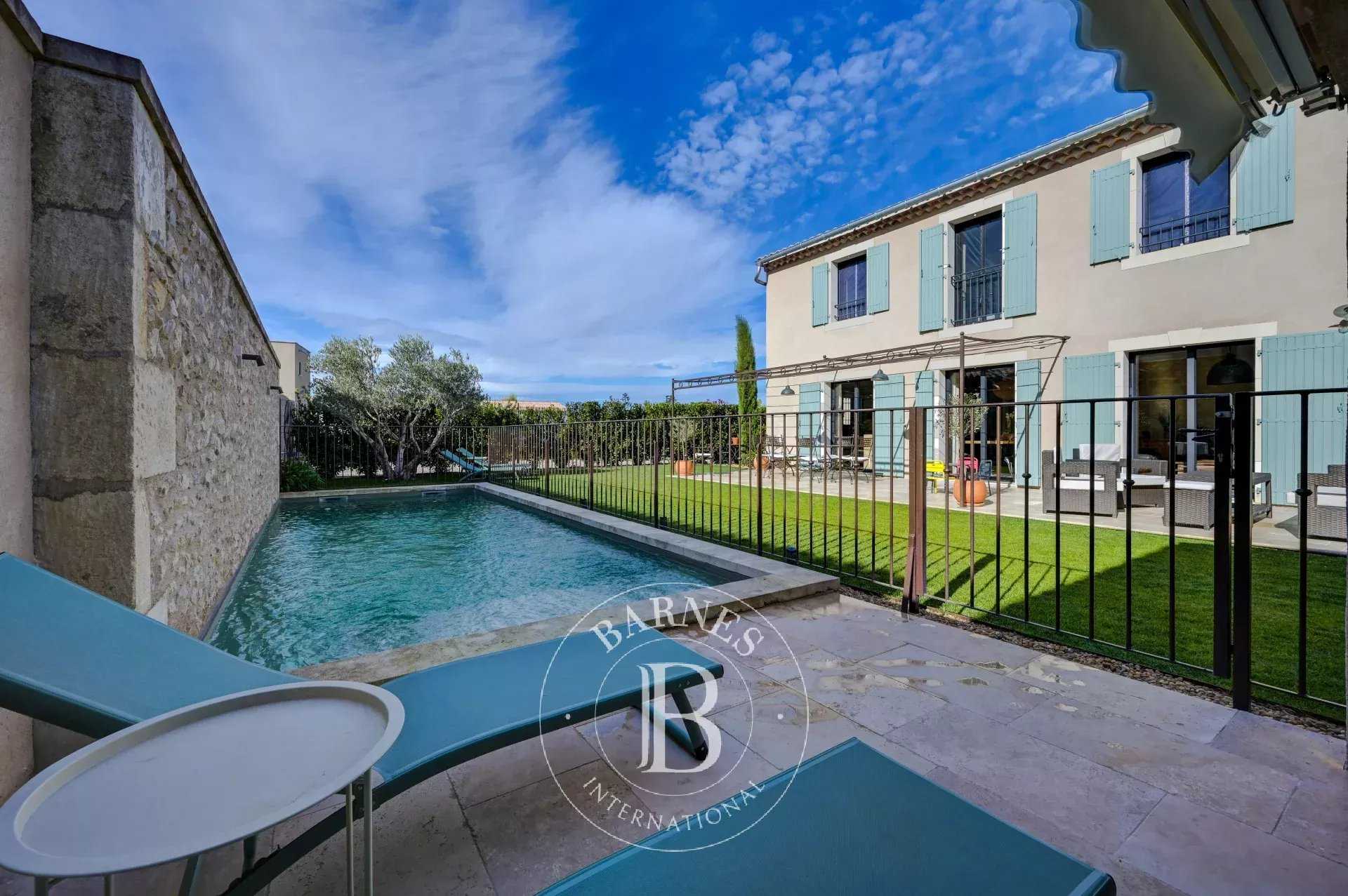 Mollégès  - Maison 5 Pièces 4 Chambres