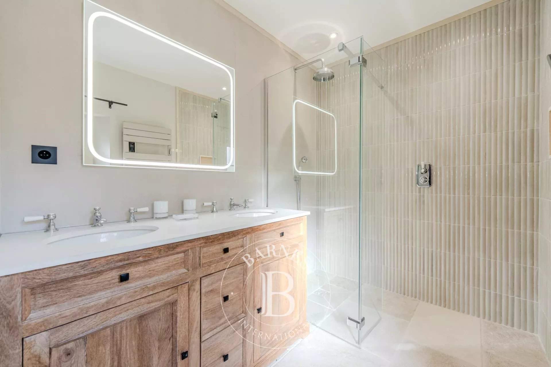 Eygalières  - Maison 9 Pi&egrave;ces 6 Chambres - picture 13