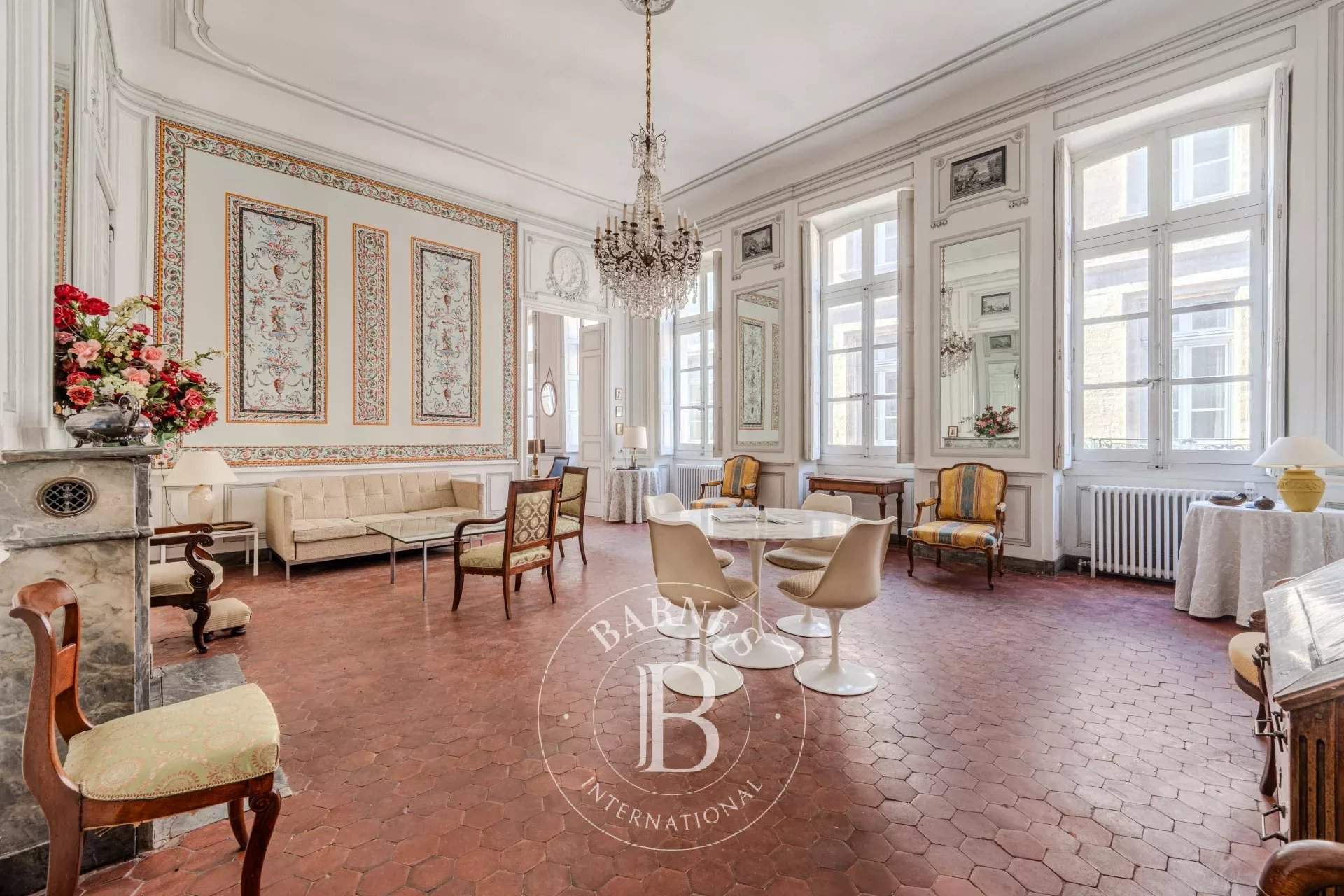 Avignon  - Appartement 10 Pi&egrave;ces 4 Chambres - picture 2