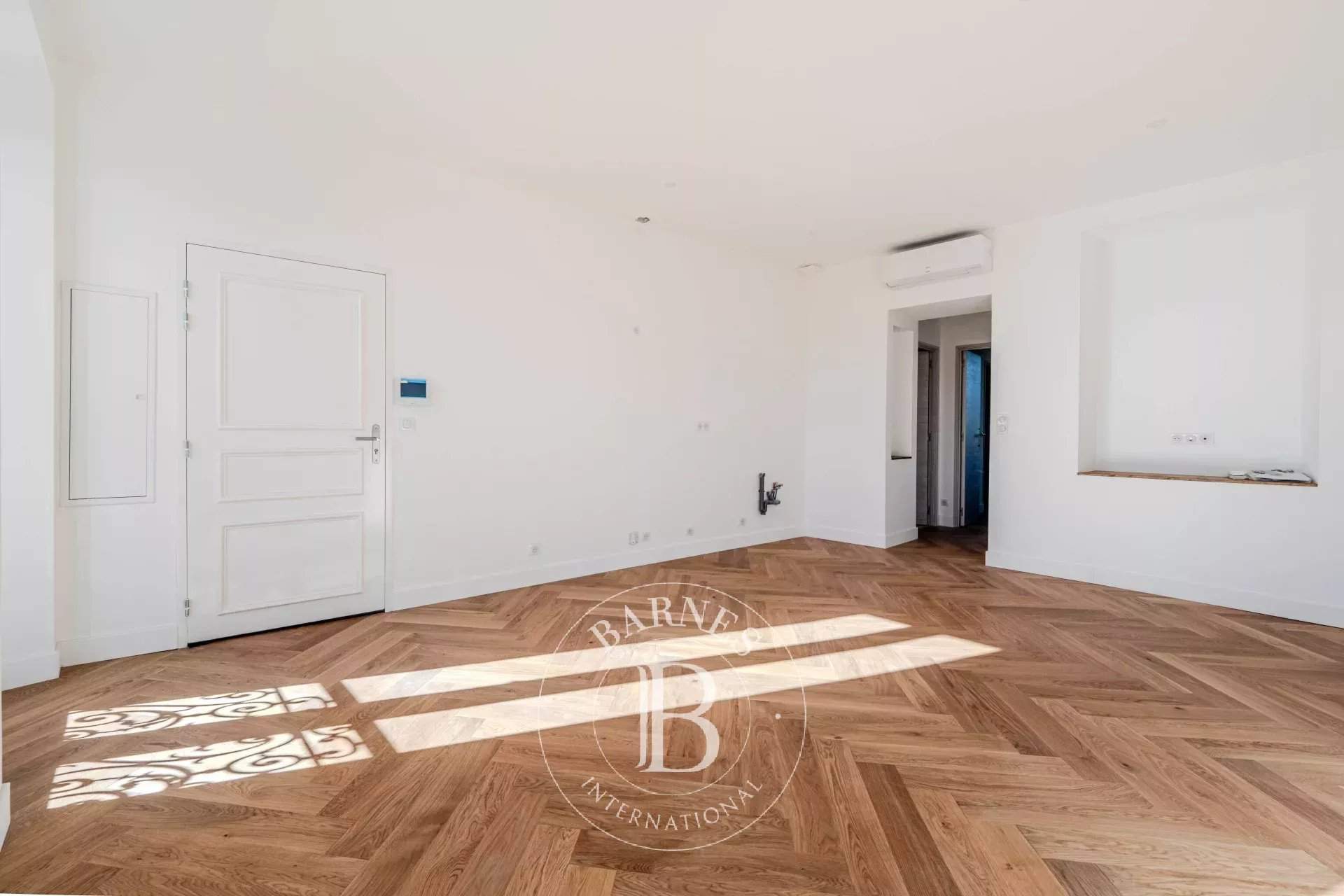 Avignon  - Immeuble 26 Pièces - picture 5