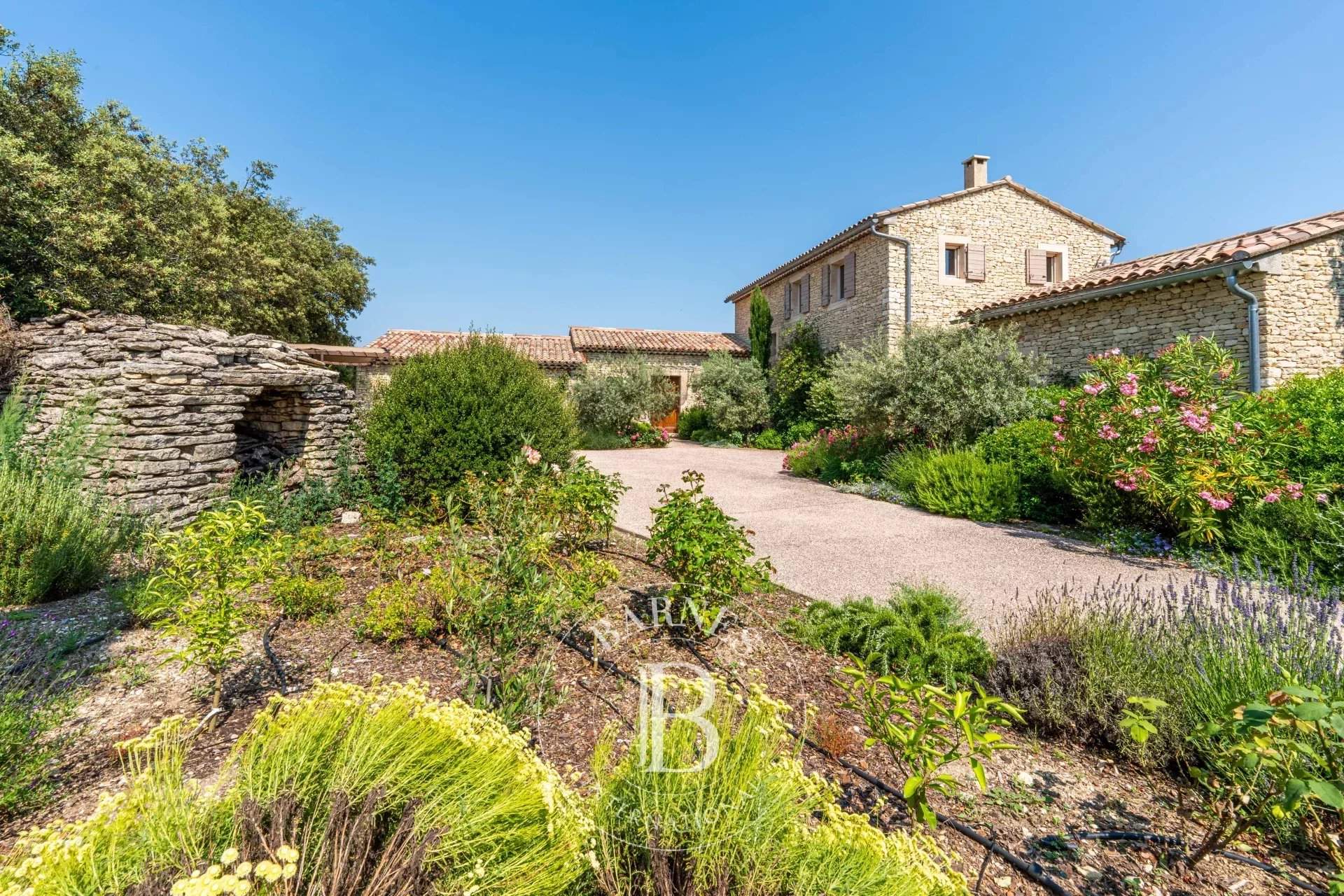 Gordes  - Mas 4 Bedrooms - picture 3