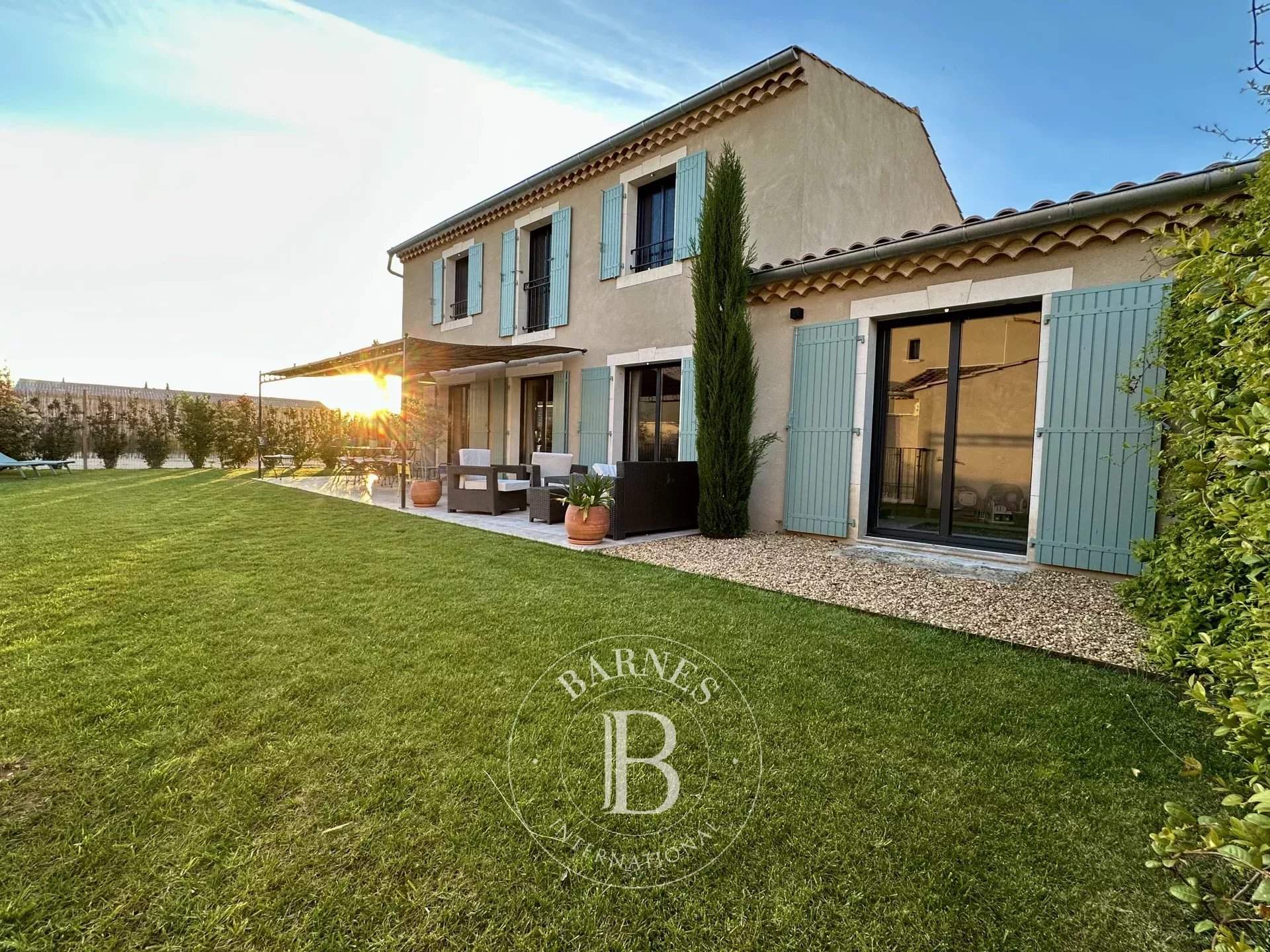 Mollégès  - Maison 5 Pièces 4 Chambres - picture 11