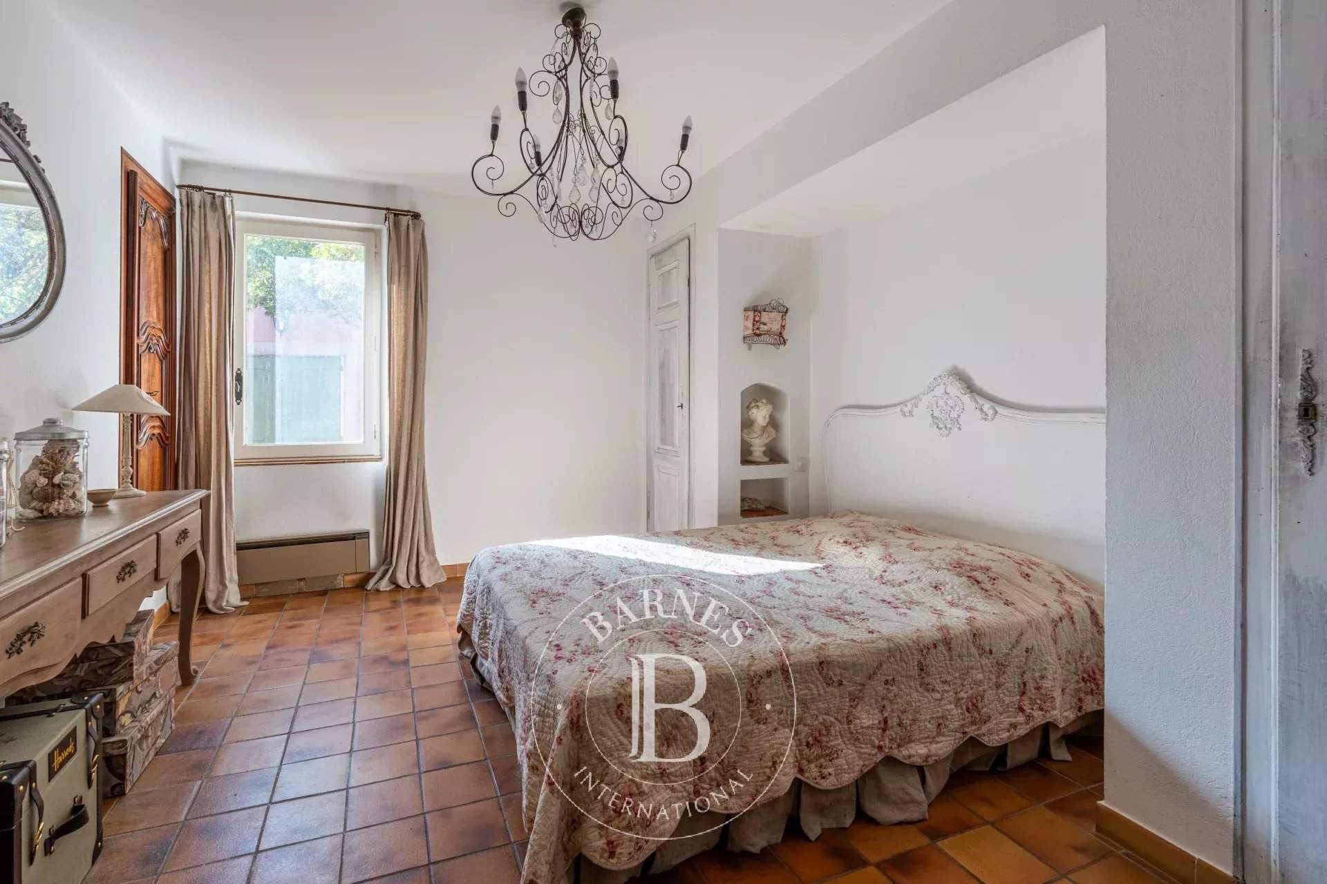 Bonnieux  - Property 6 Bedrooms - picture 9