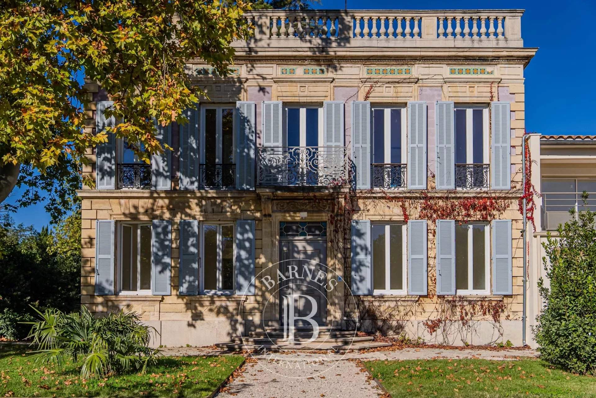 Avignon  - Immeuble 26 Pièces - picture 1