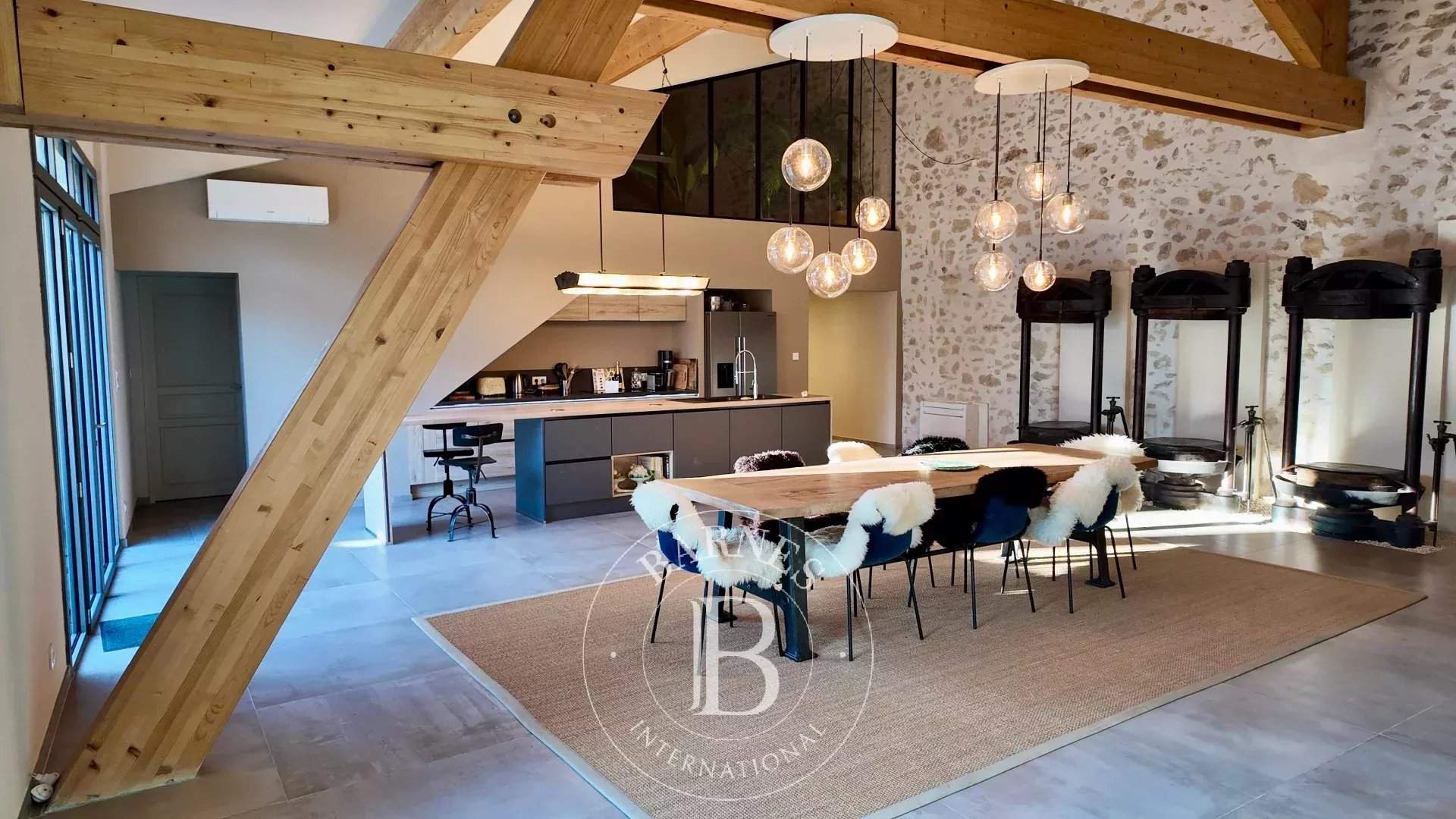 Pernes-les-Fontaines  - Casa de pueblo 11 Cuartos 8 Habitaciones - picture 2