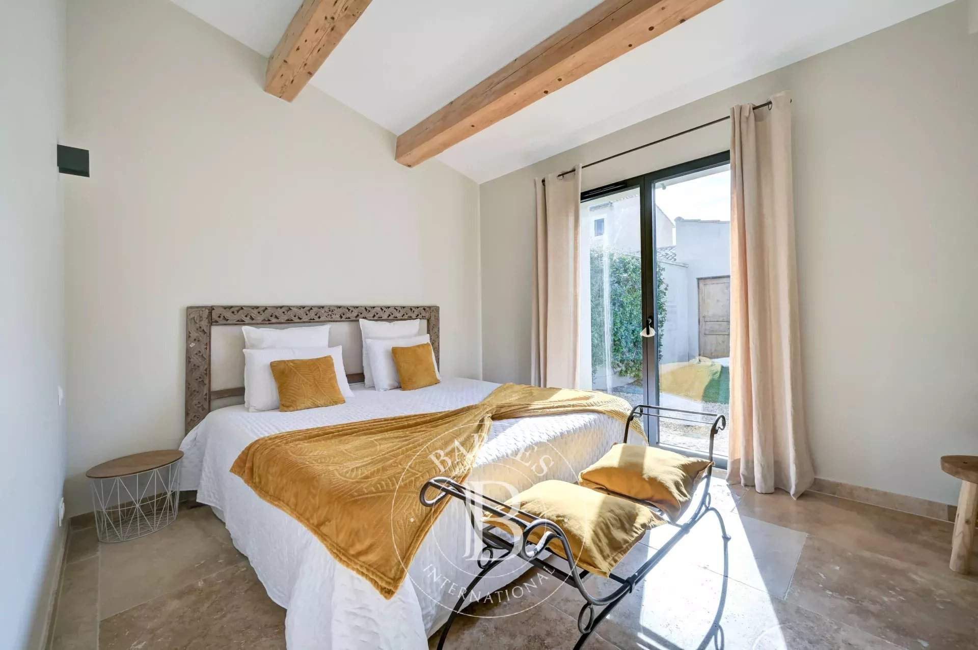 Mollégès  - Maison 5 Pièces 4 Chambres - picture 6