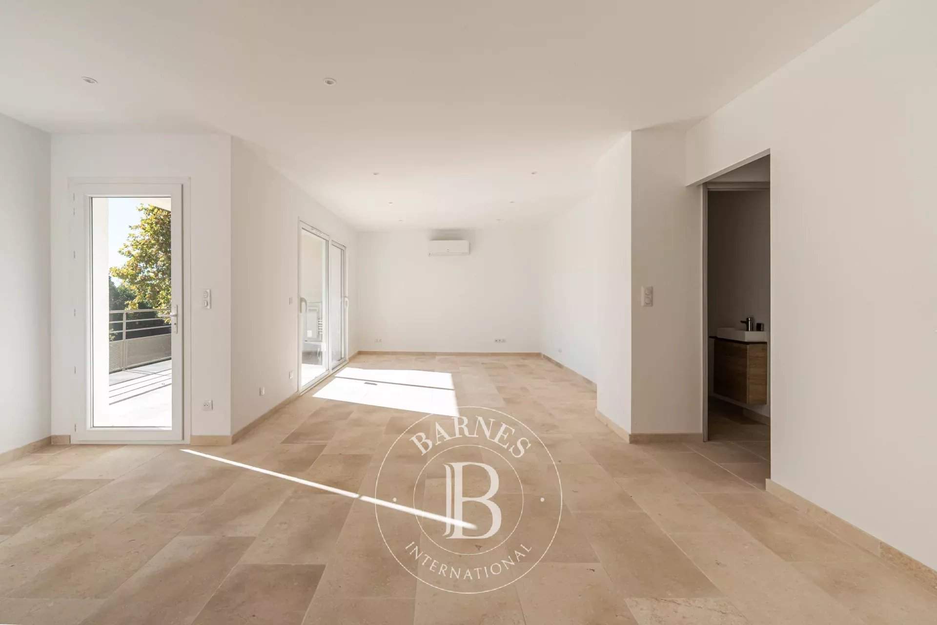 Avignon  - Immeuble 26 Pièces - picture 8