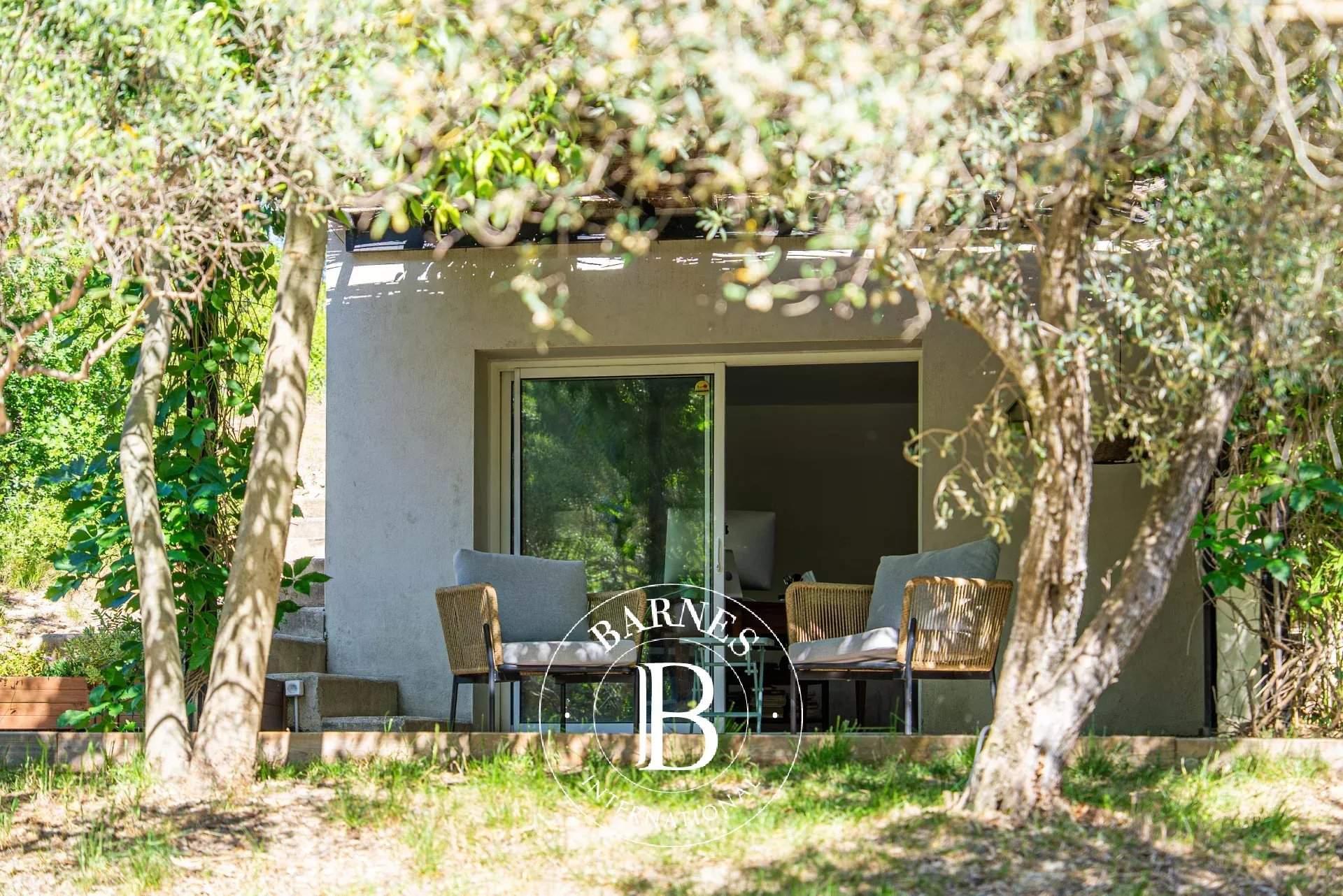 Mouriès  - House  - picture 15