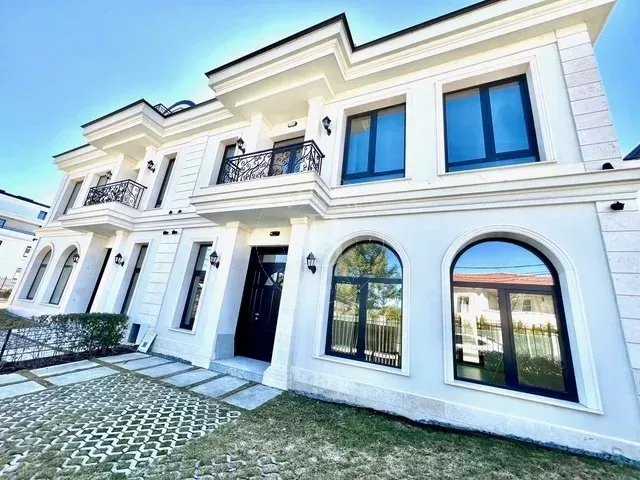 Sofia  - House 4 Bedrooms