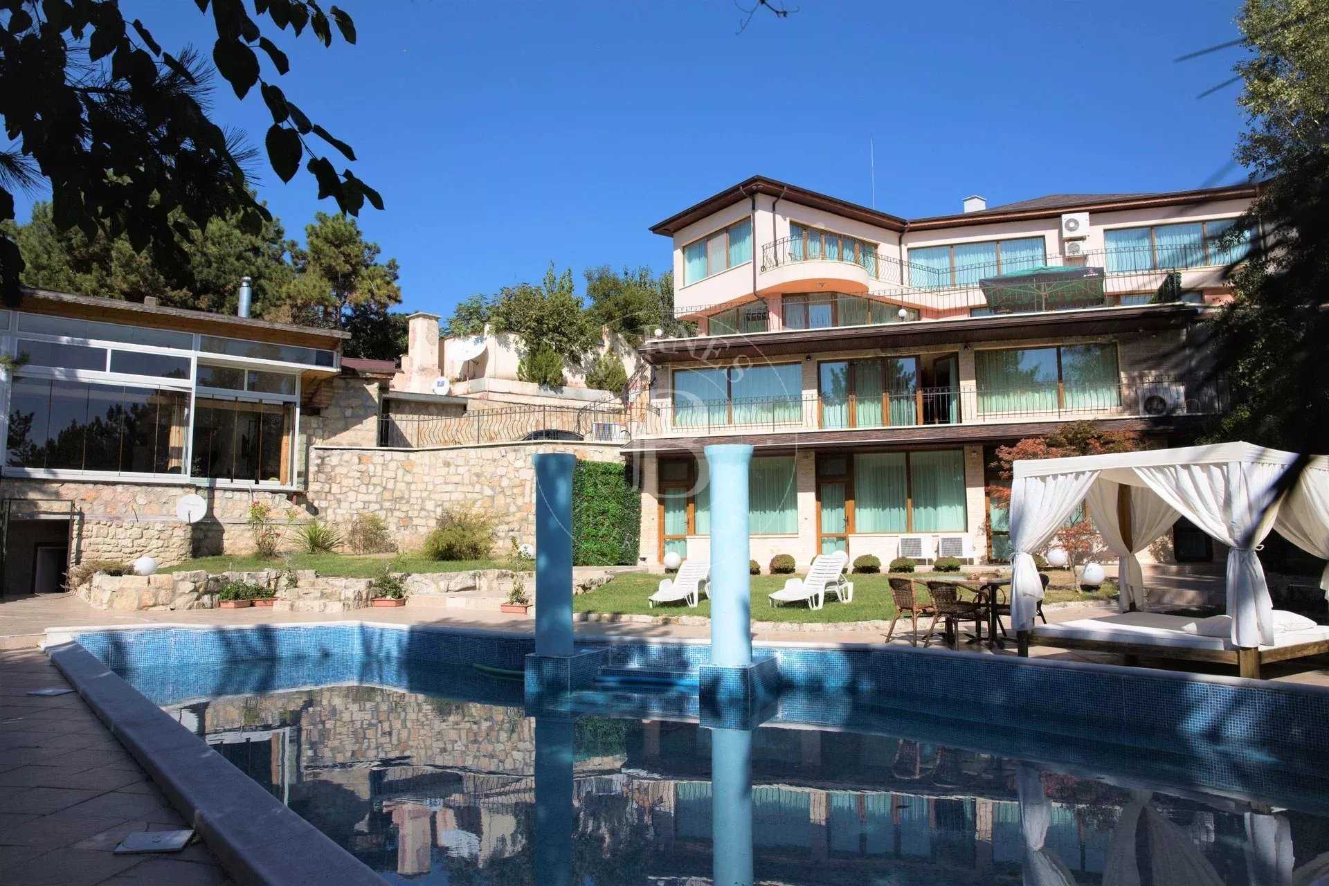 Varna  - Villa 14 Pièces 7 Chambres