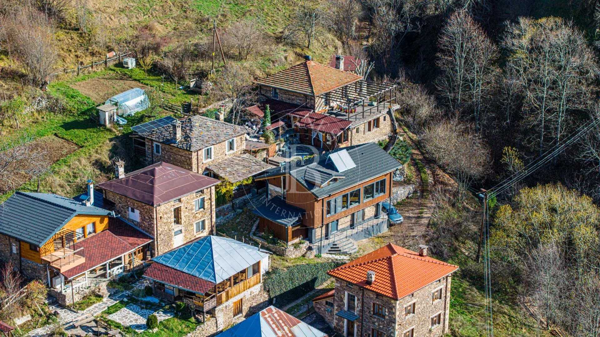 Smolyan  - Casa 12 Cuartos 8 Habitaciones