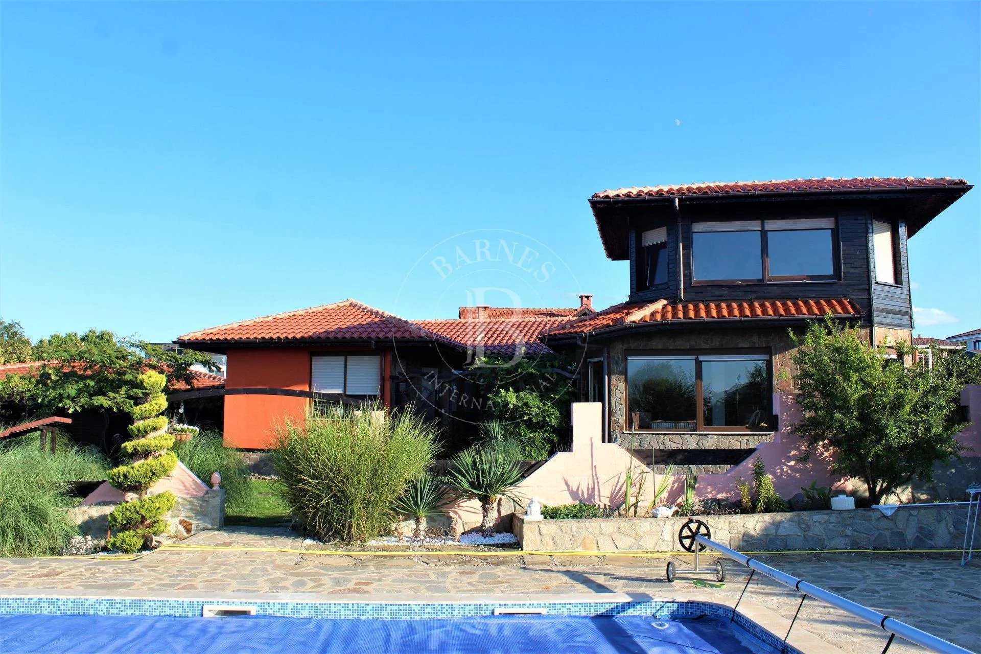 Burgas  - House 4 Bedrooms