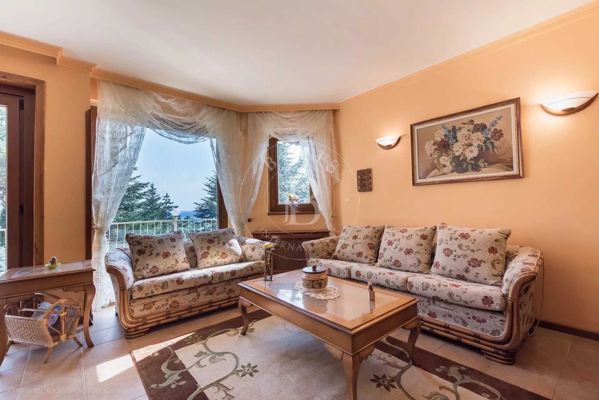 Balchik  - Maison 4 Pièces 3 Chambres