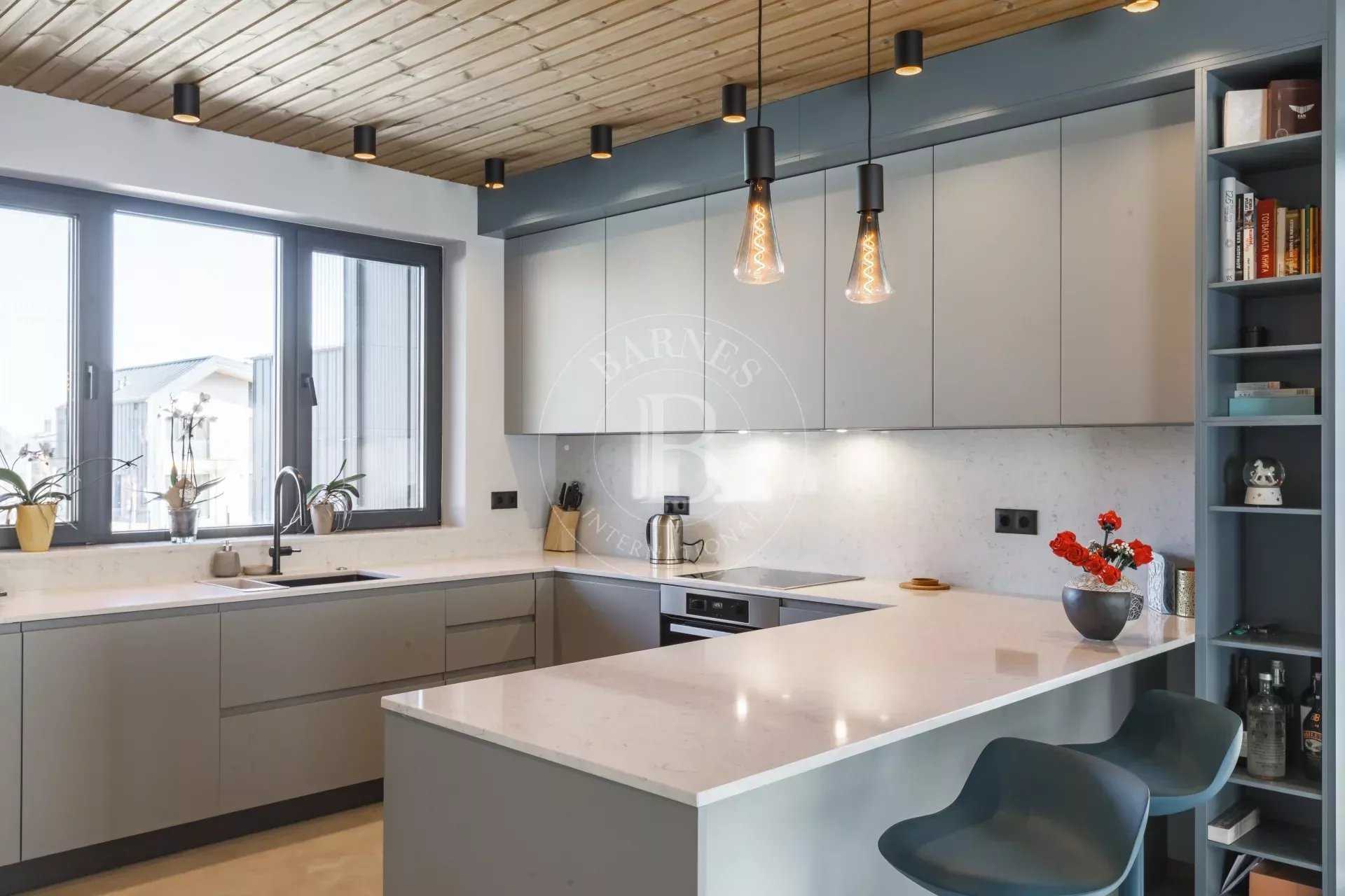 Sofia  - Casa 5 Cuartos 4 Habitaciones