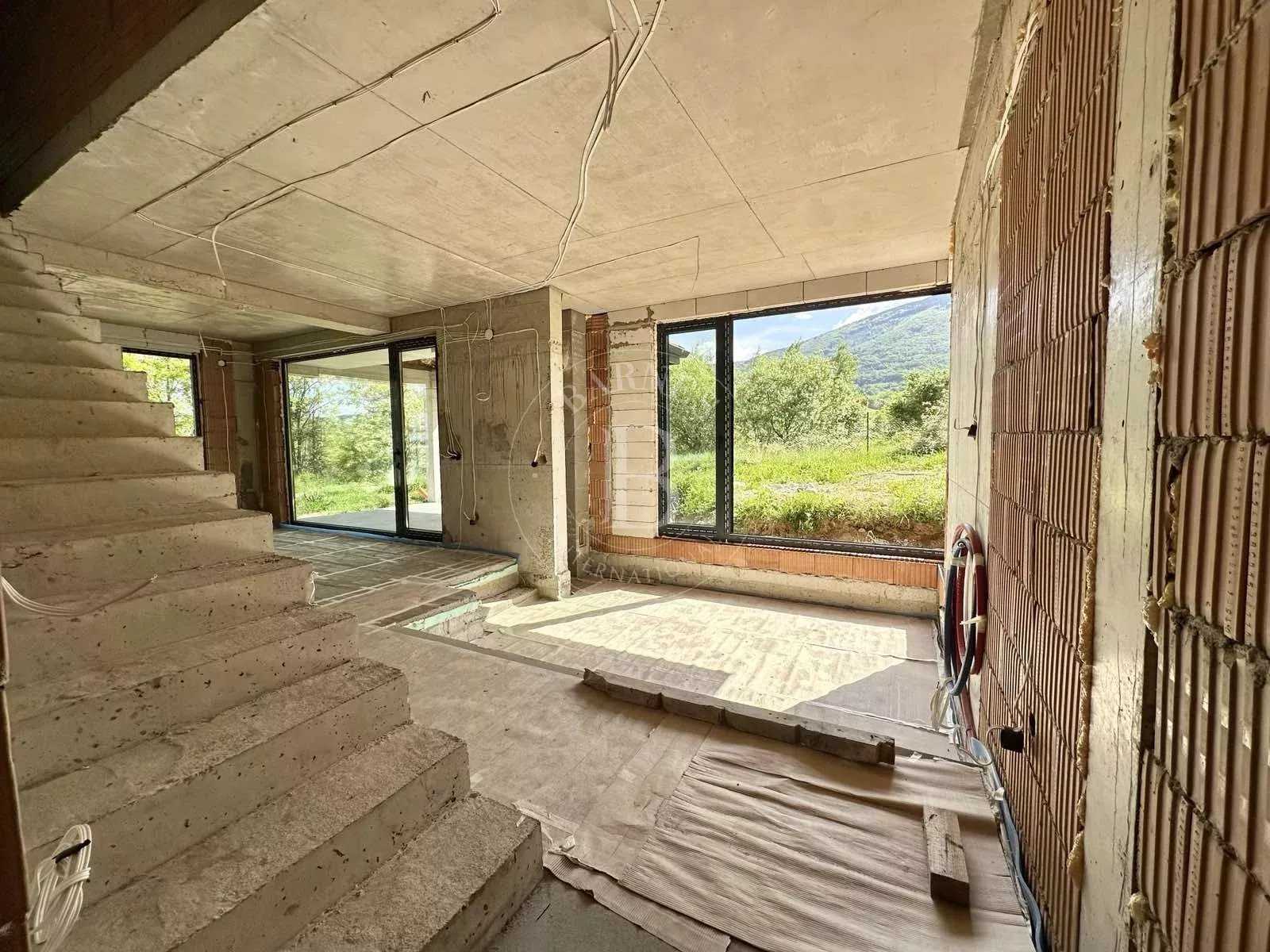 Bistrica  - Maison 5 Pièces 4 Chambres