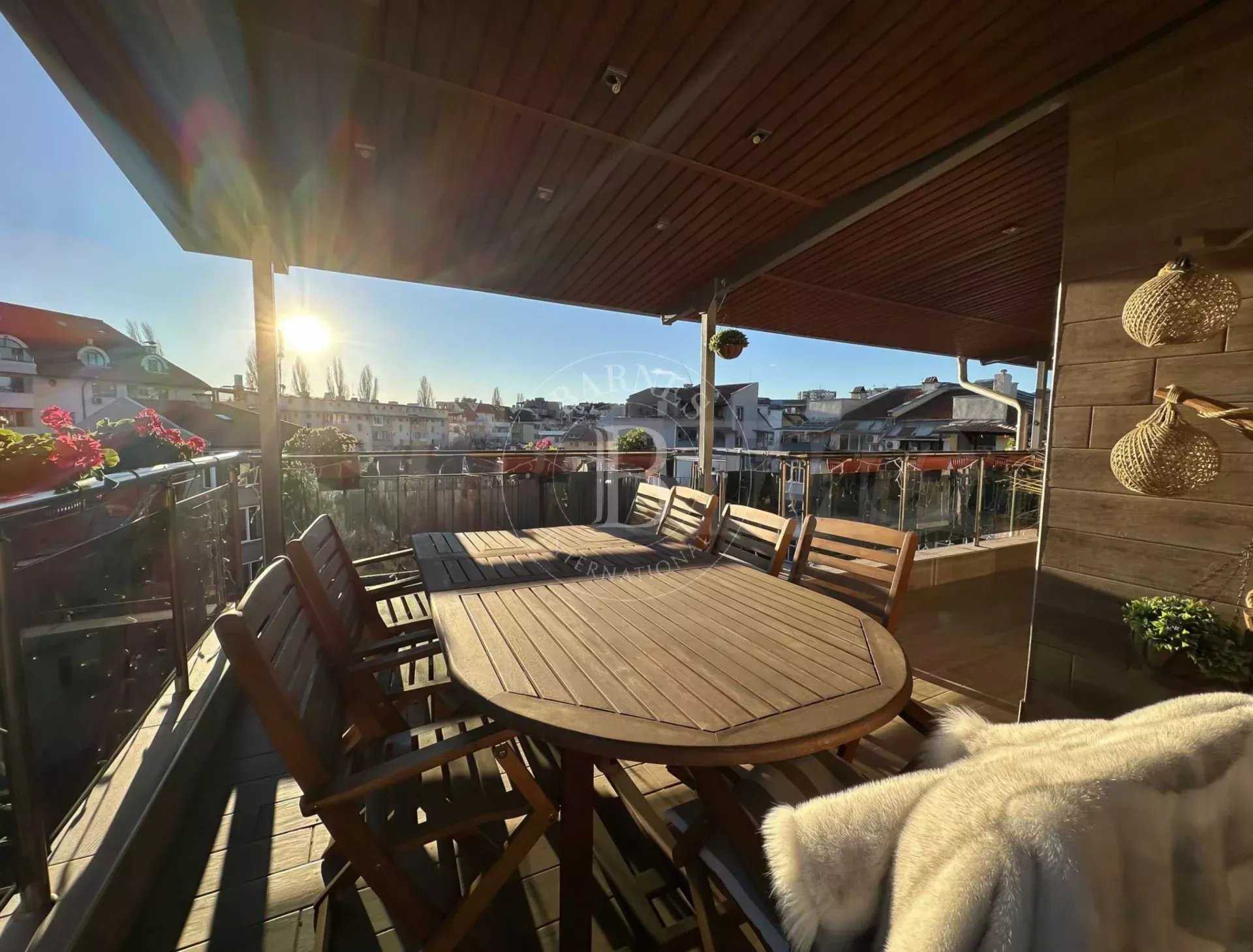 Plovdiv  - Piso 4 Cuartos 3 Habitaciones