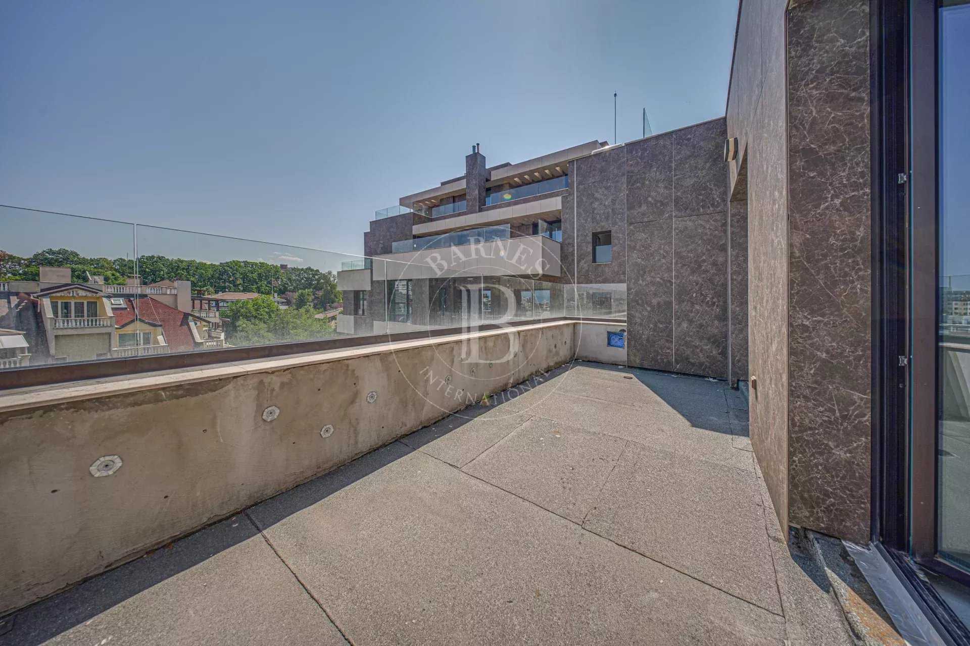 Sofia  - Piso 2 Cuartos, 1 Habitacion