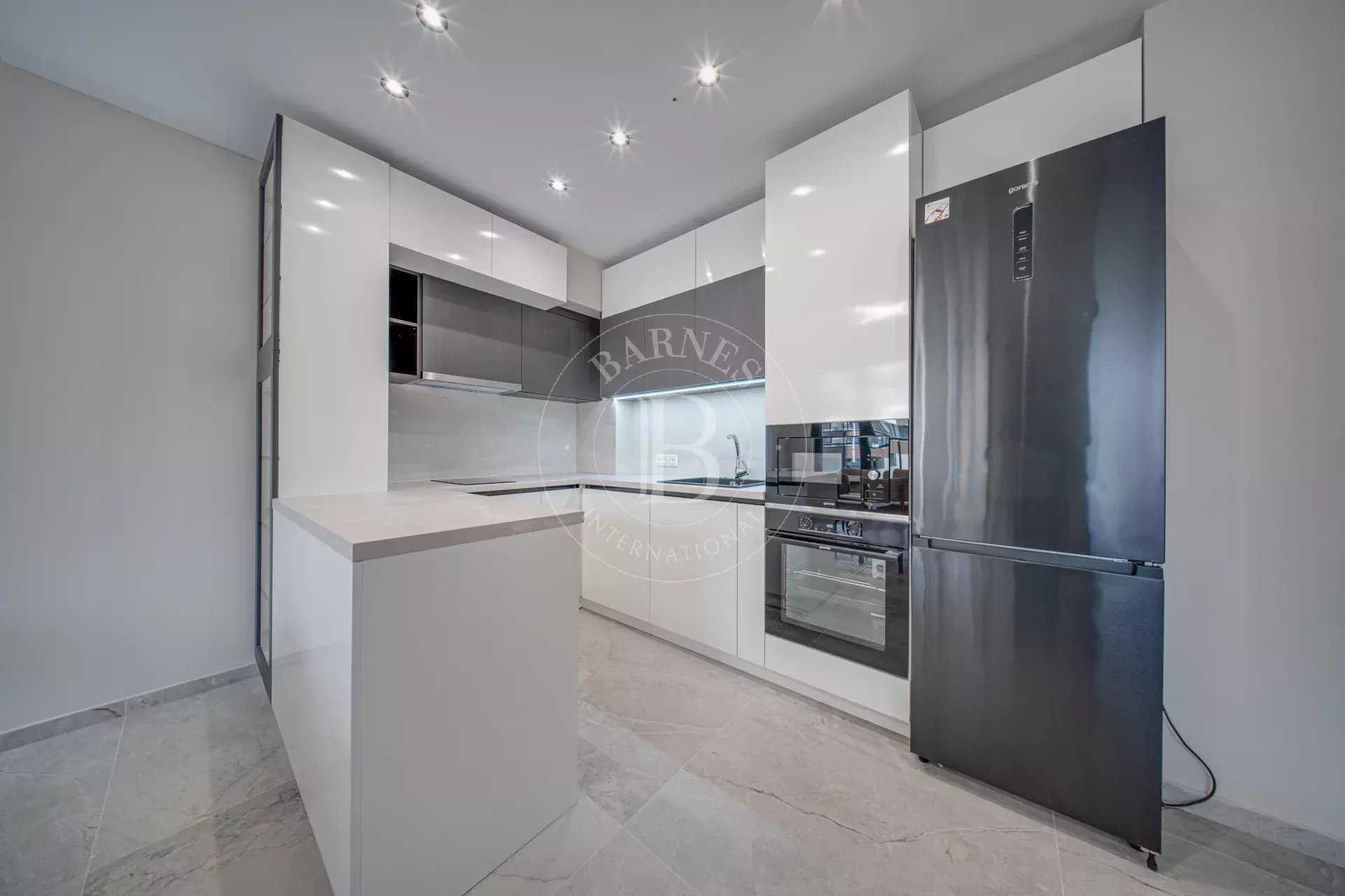 Sofia  - Piso 2 Cuartos, 1 Habitacion