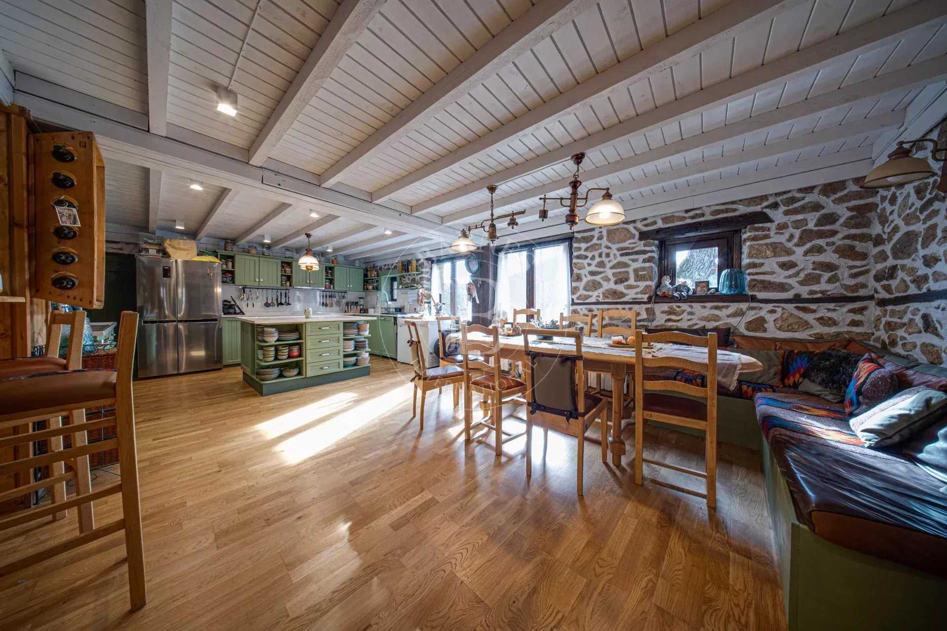 Smolyan  - Casa 12 Cuartos 8 Habitaciones